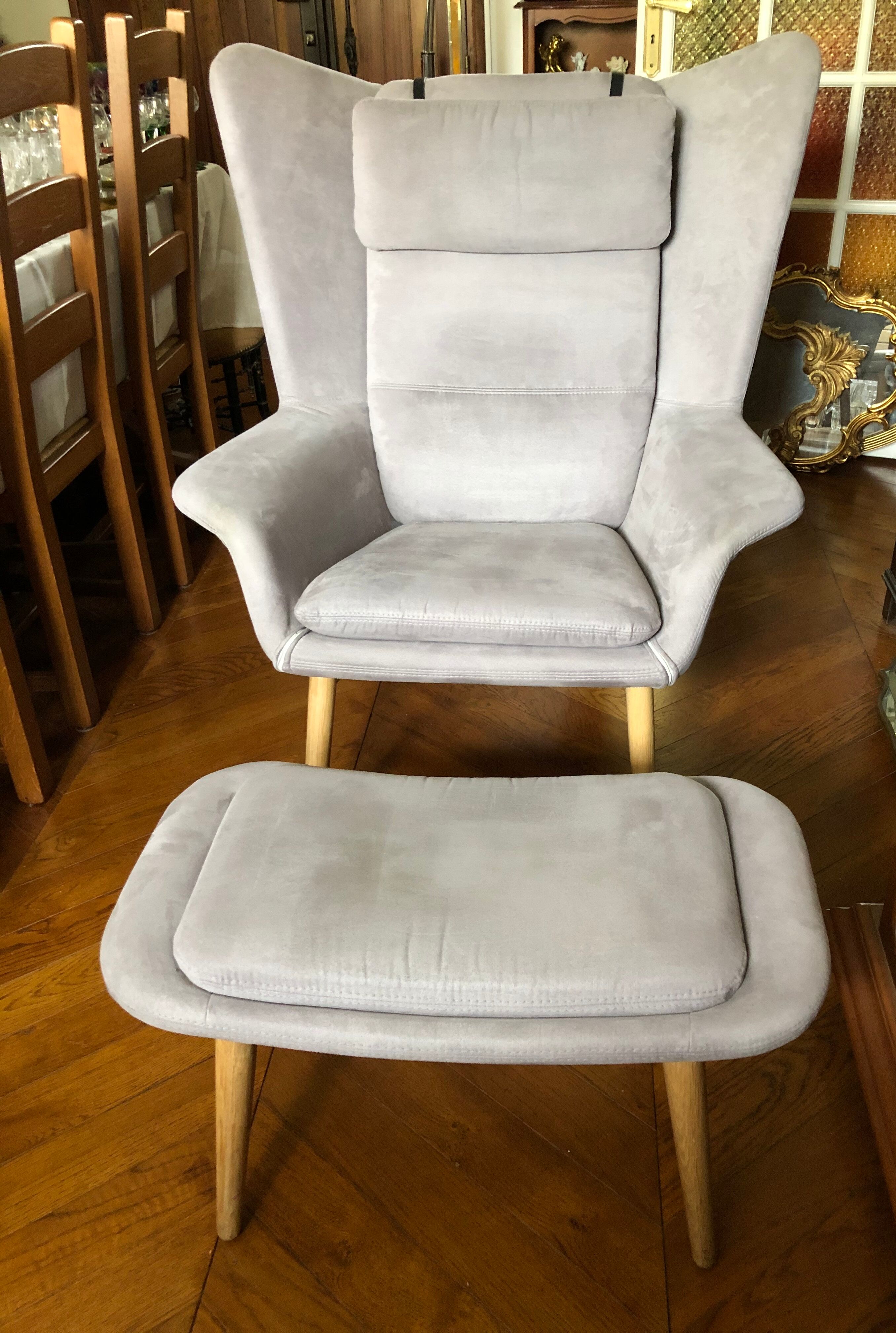 Hamilton chair