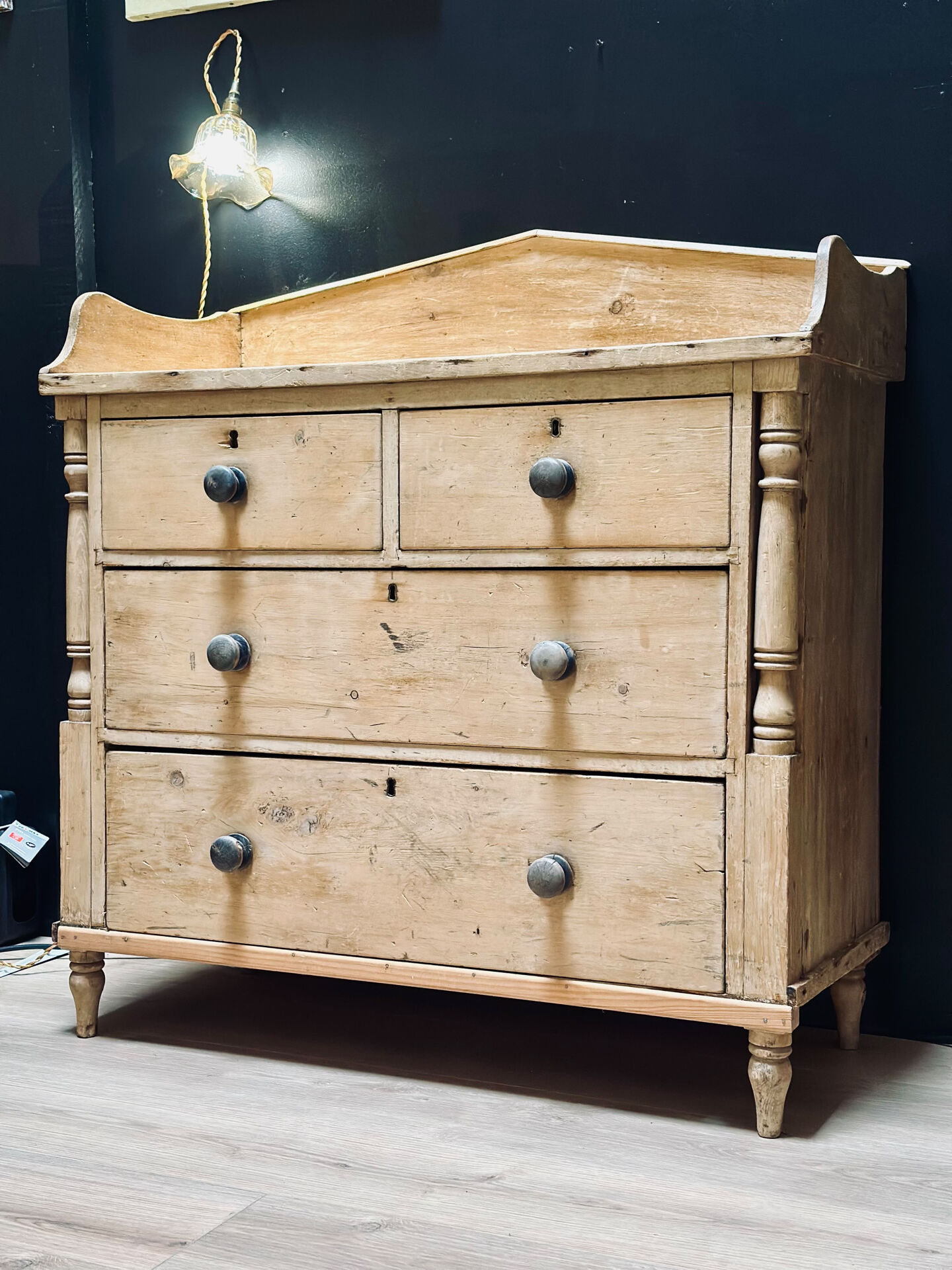 English commode
