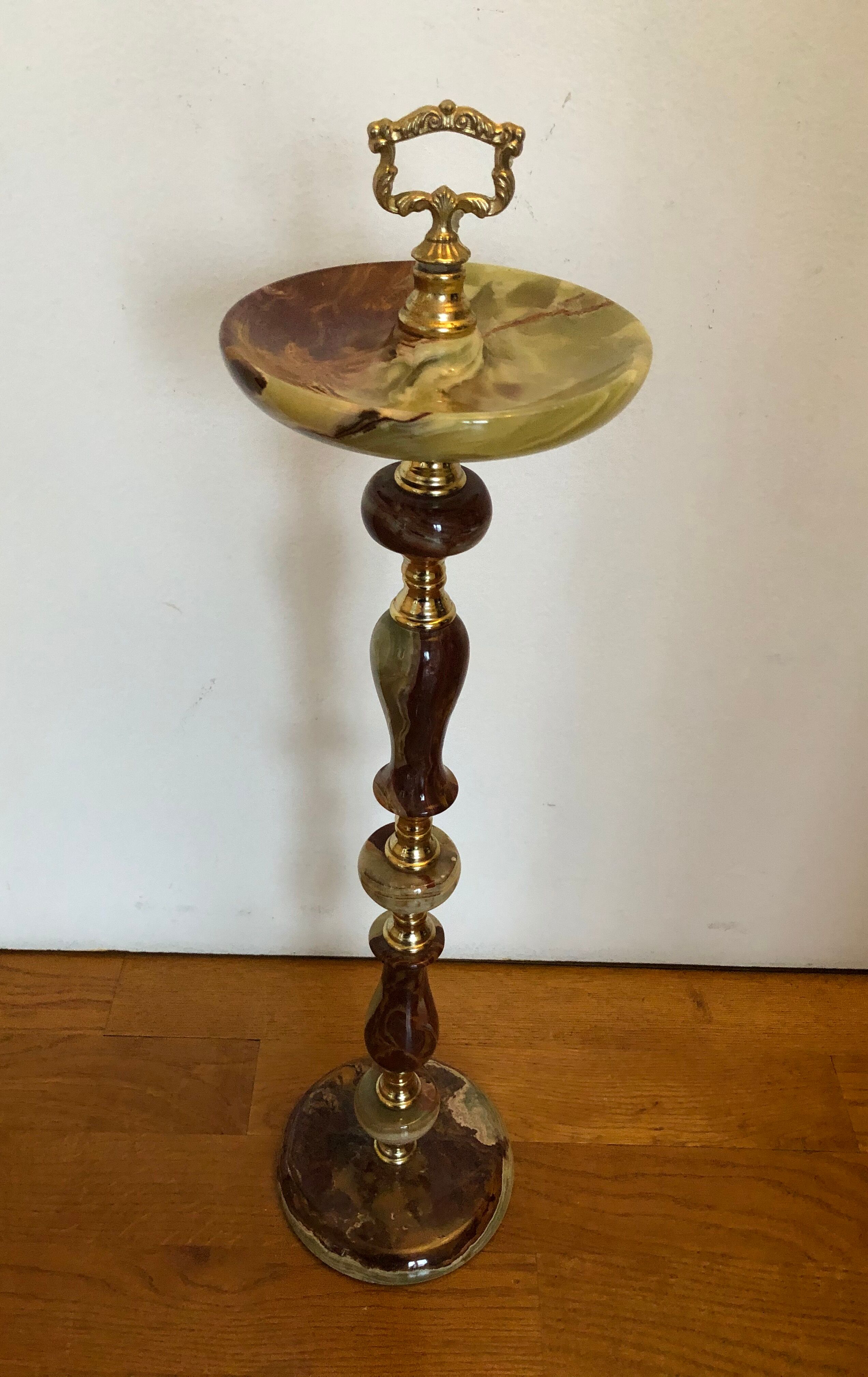 Onyx standing ashtray