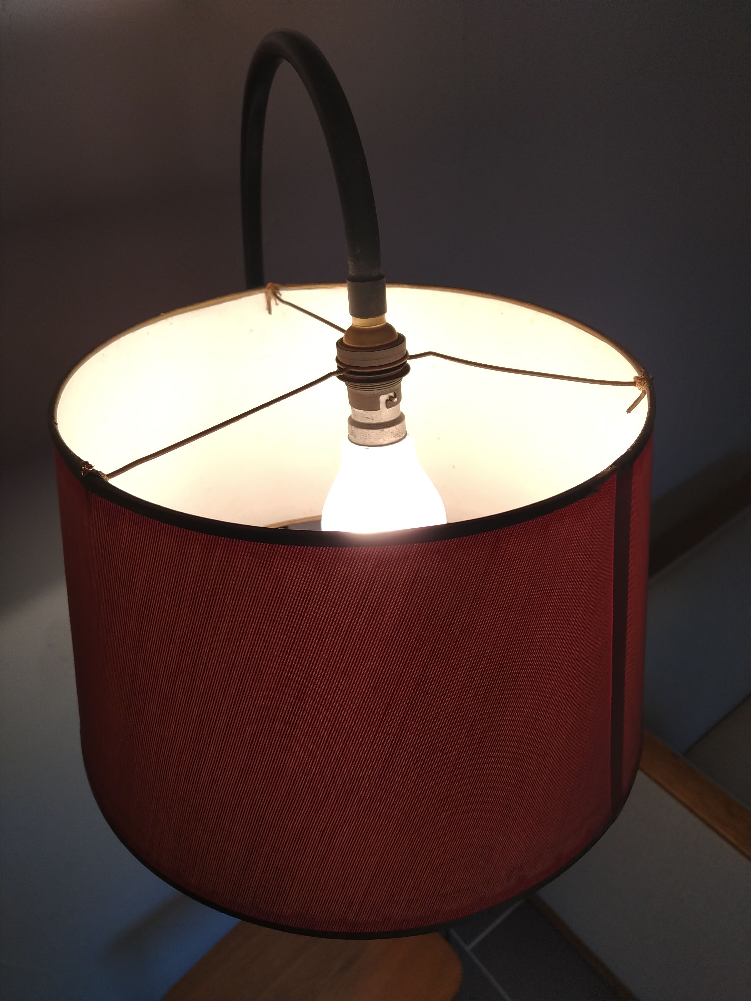 Vintage scoubidou lamppost