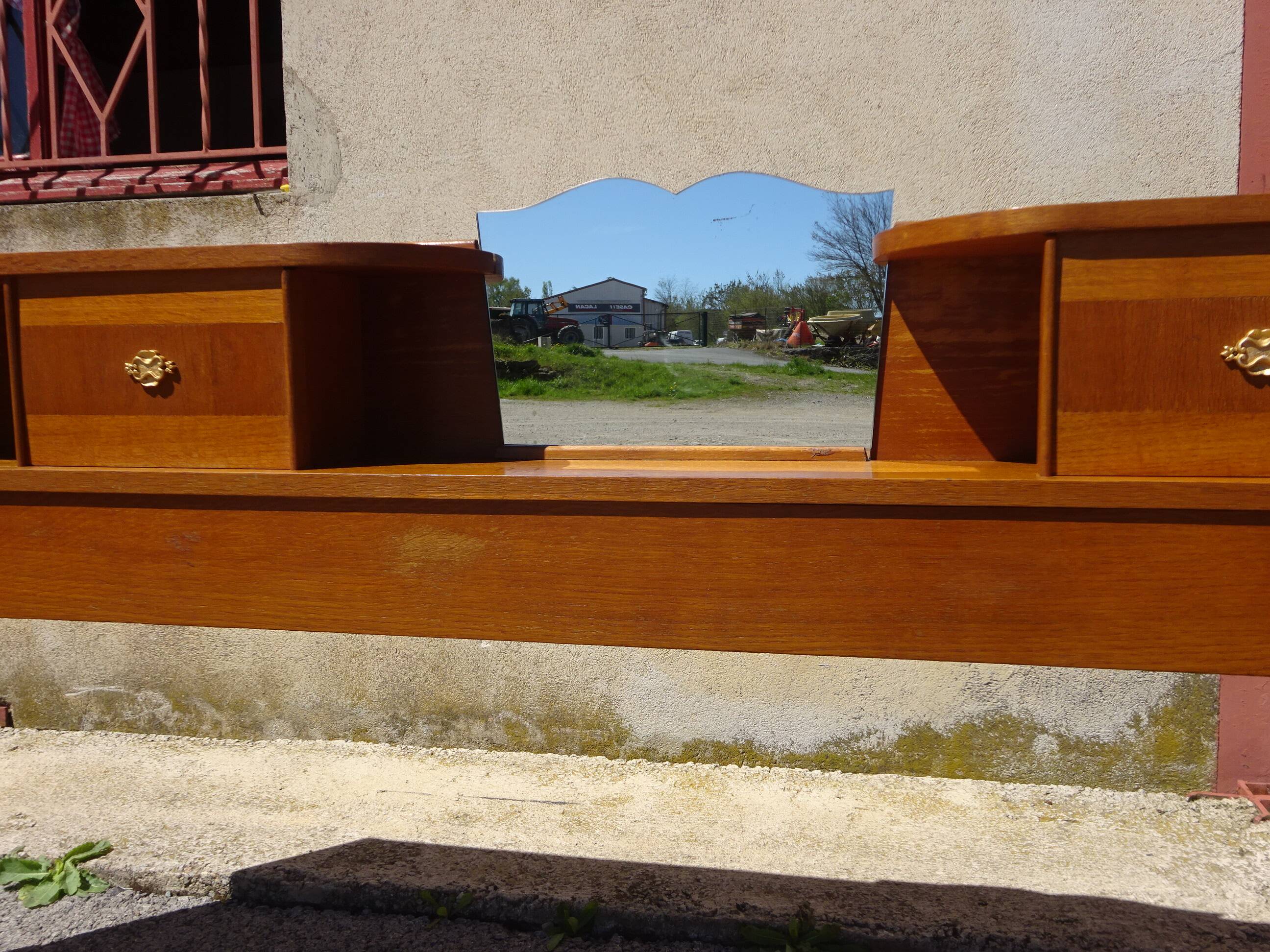 Old cosy and Art Deco headboard