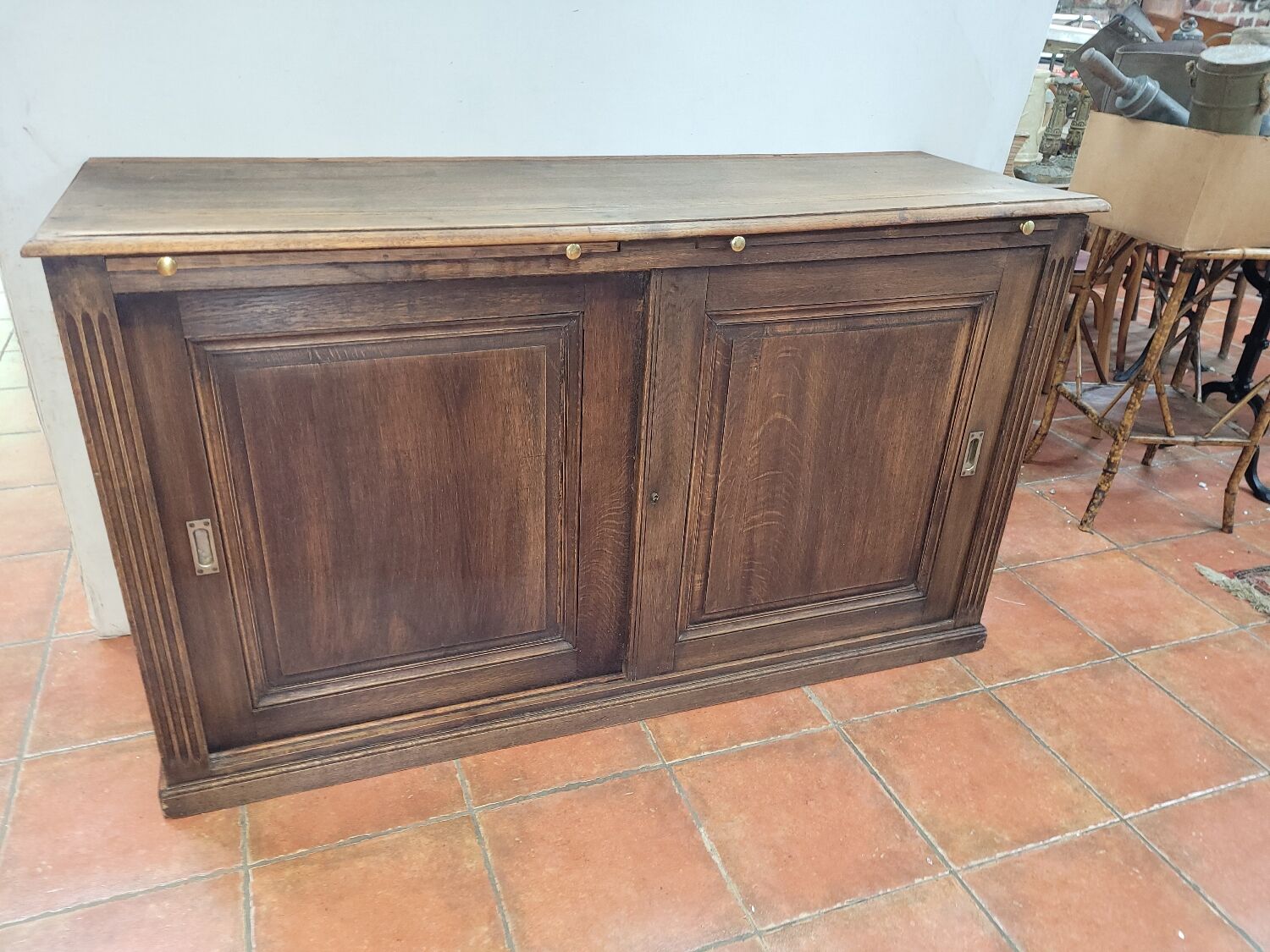 Craft furniture with sliding oak doors