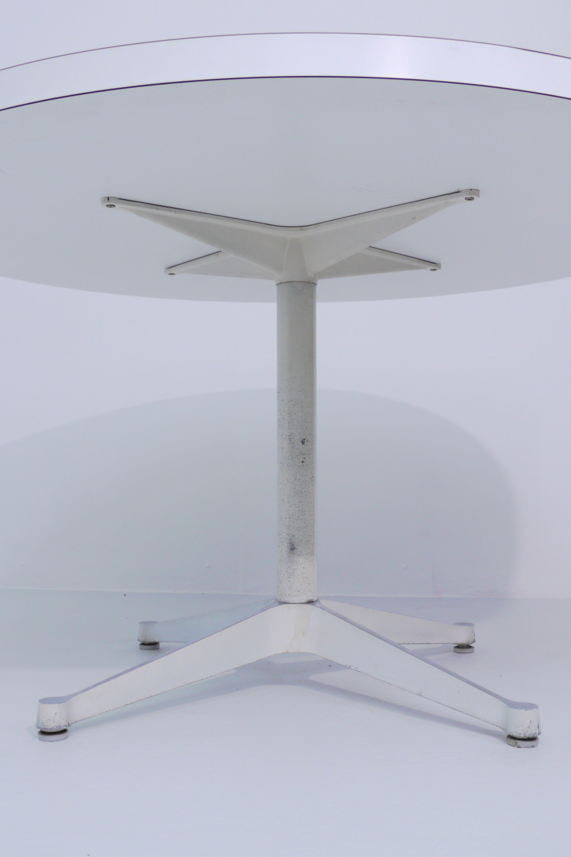 Dining set by Charles et Ray Eames for Herman Miller, 1970