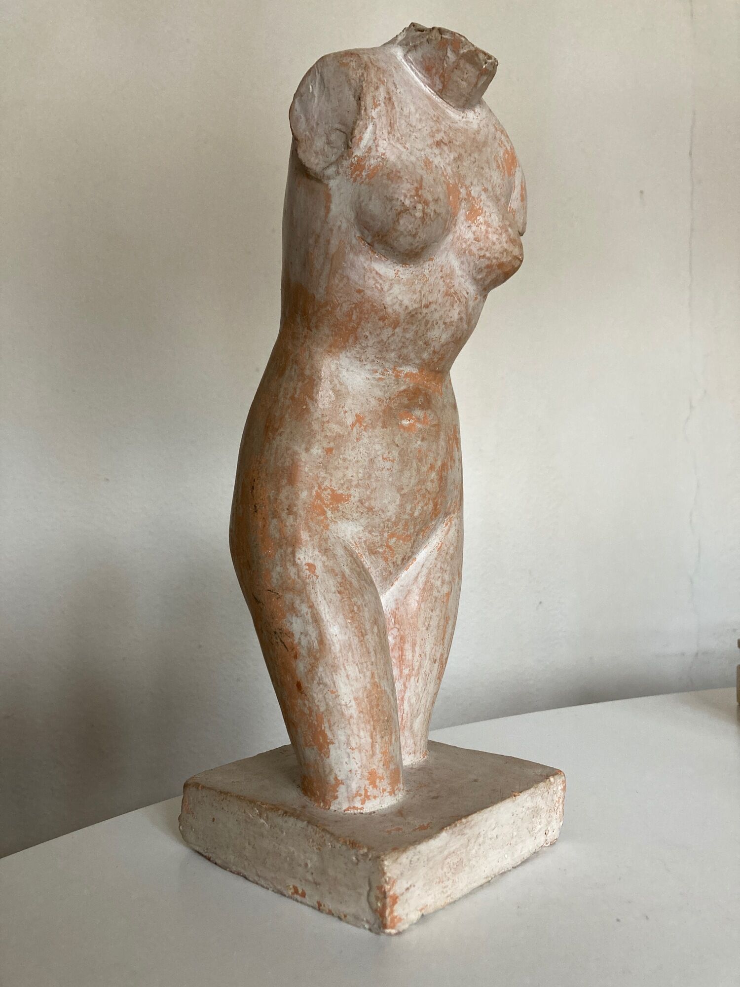 Bust of Aphrodite in the bath after Praxitèle in terracotta 1984