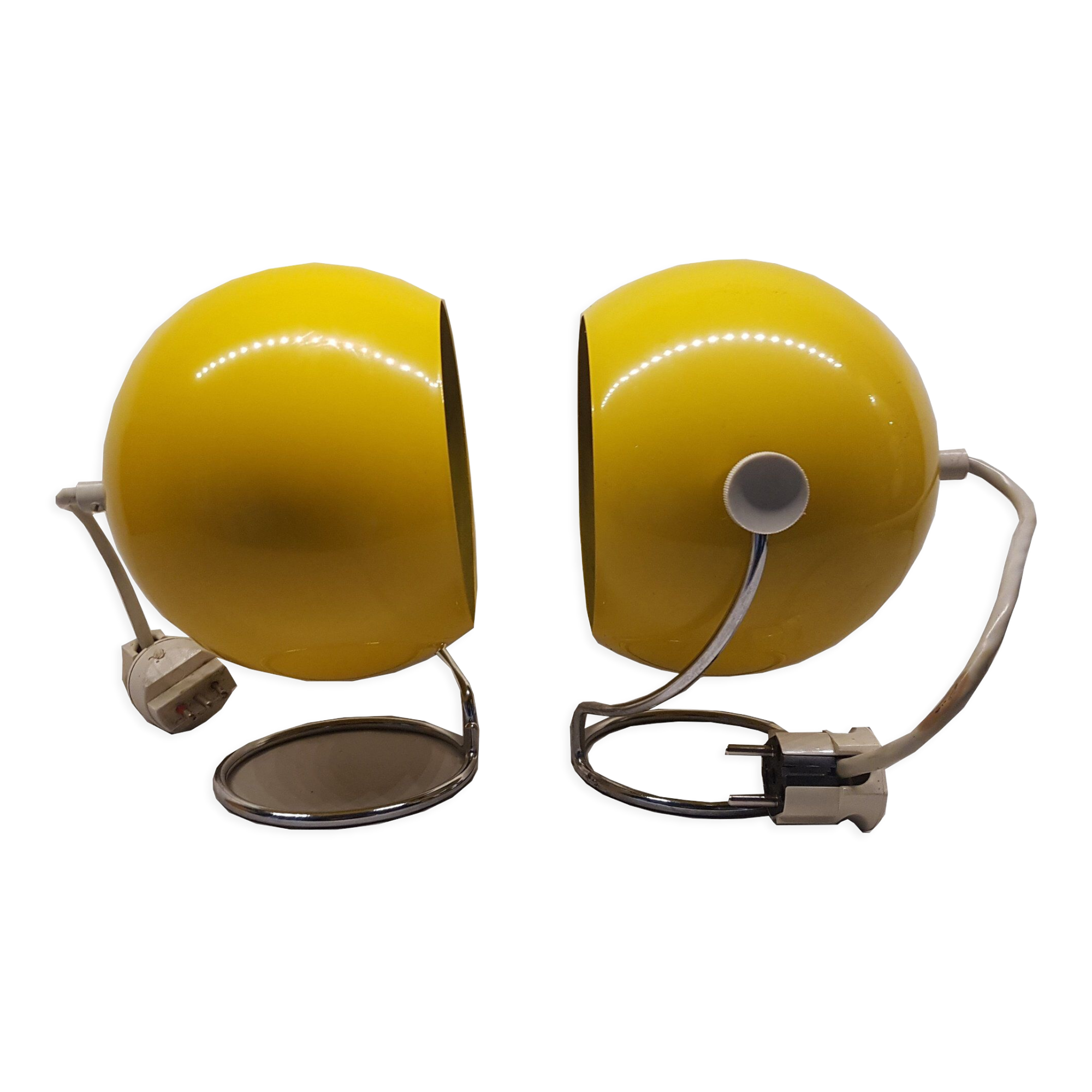 2 Eyeball table lamps