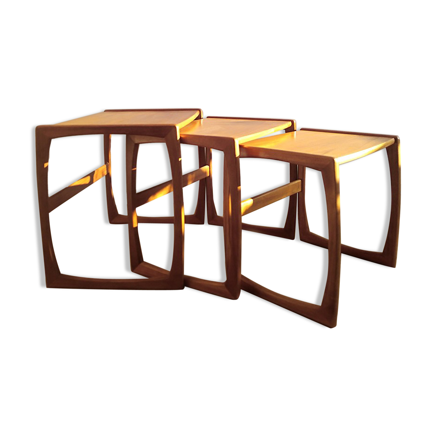 3 tables basses gigognes G Plan 1960