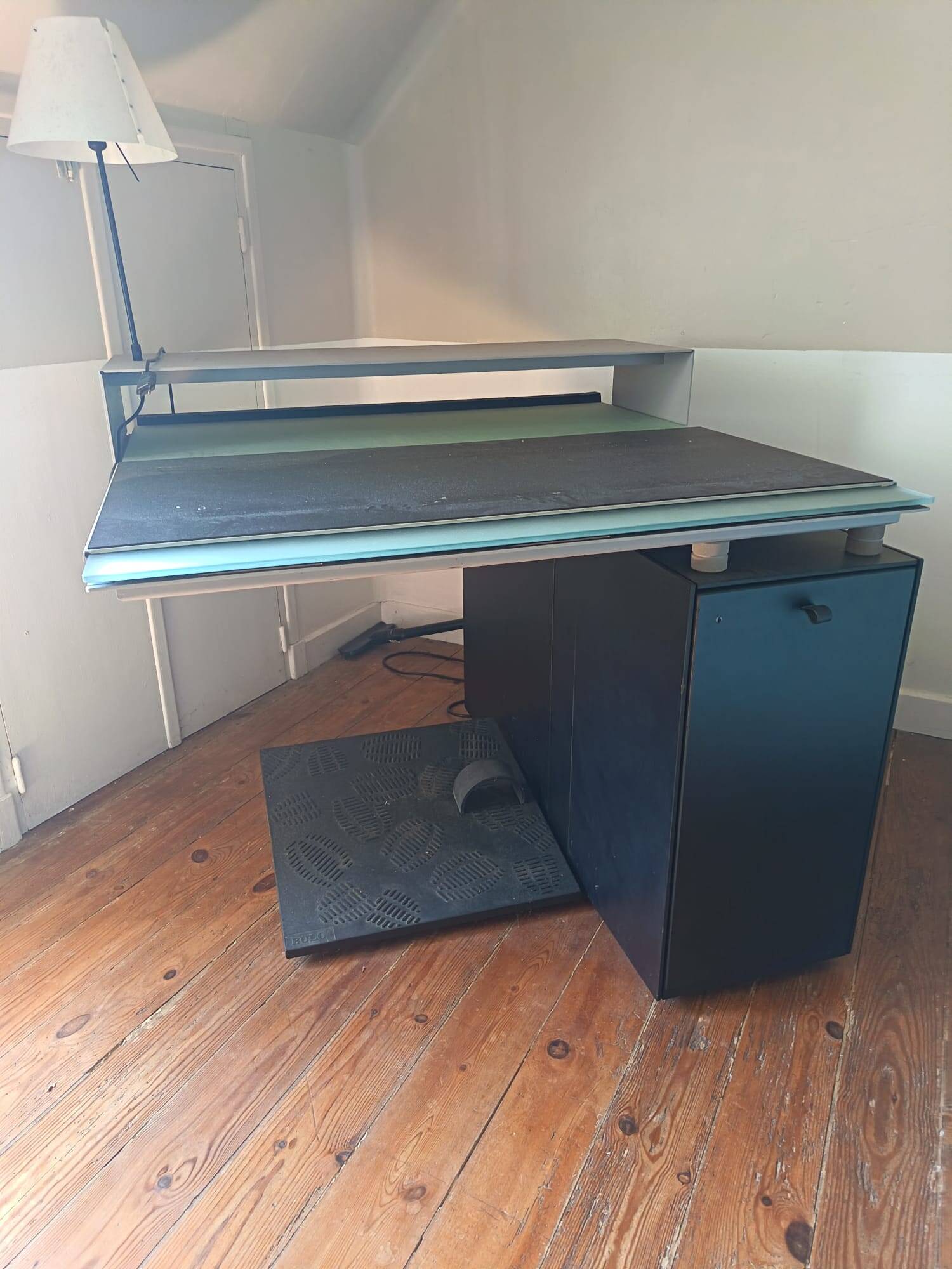 Bureau Bulo M2