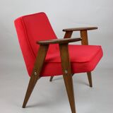 Fauteuil red velvet 366 de Józef Chierowski années 1970