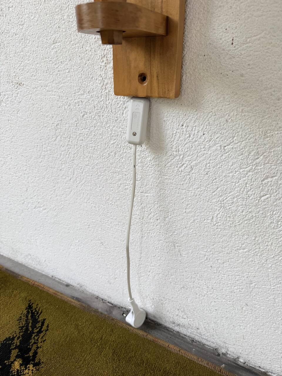 Mountain furniture gallows France pine