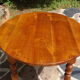 Table ovale bois fruitier