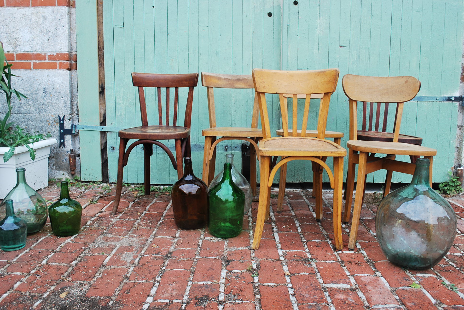 Set de six chaises bistrot déparéillées