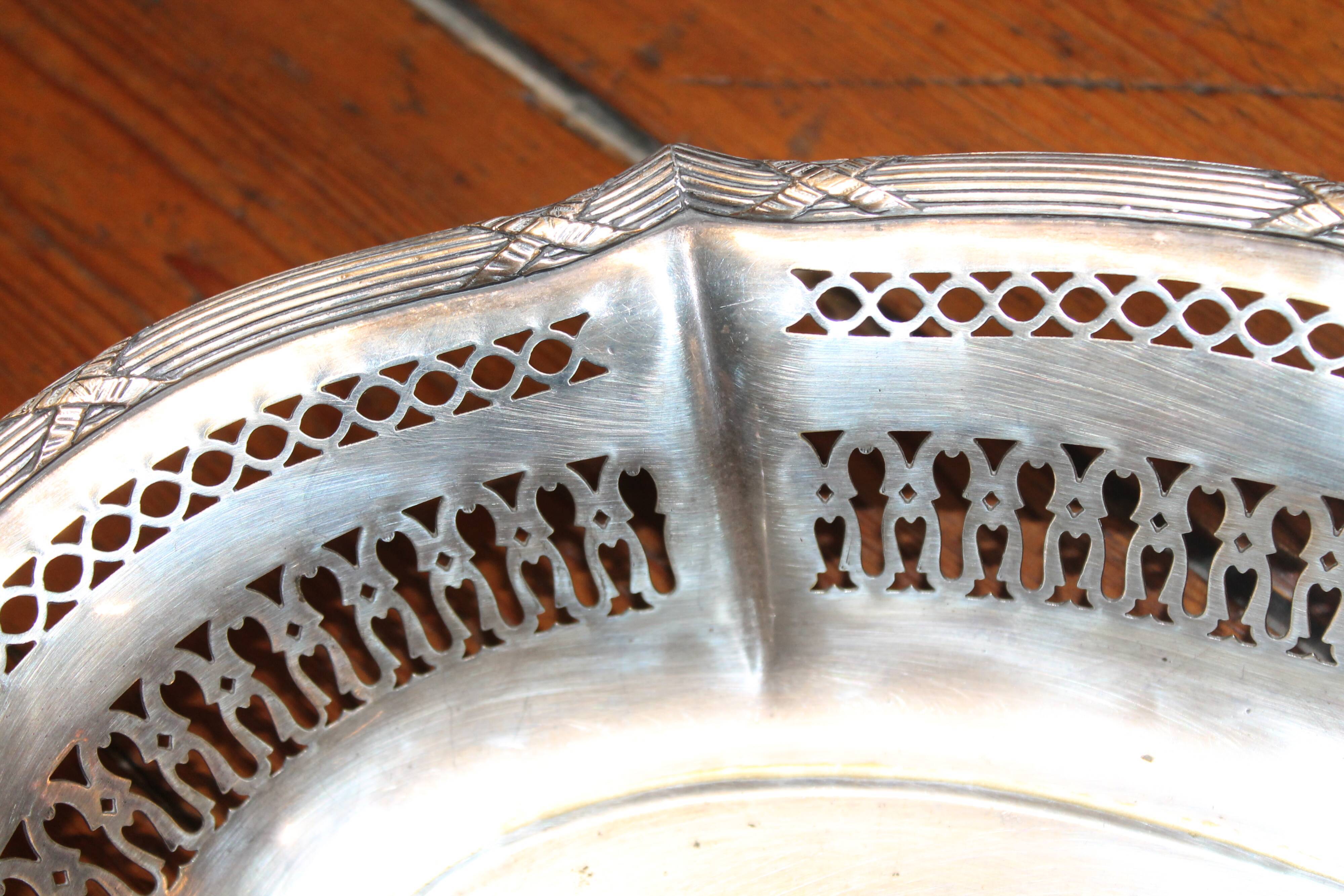 Silver metal bread basket