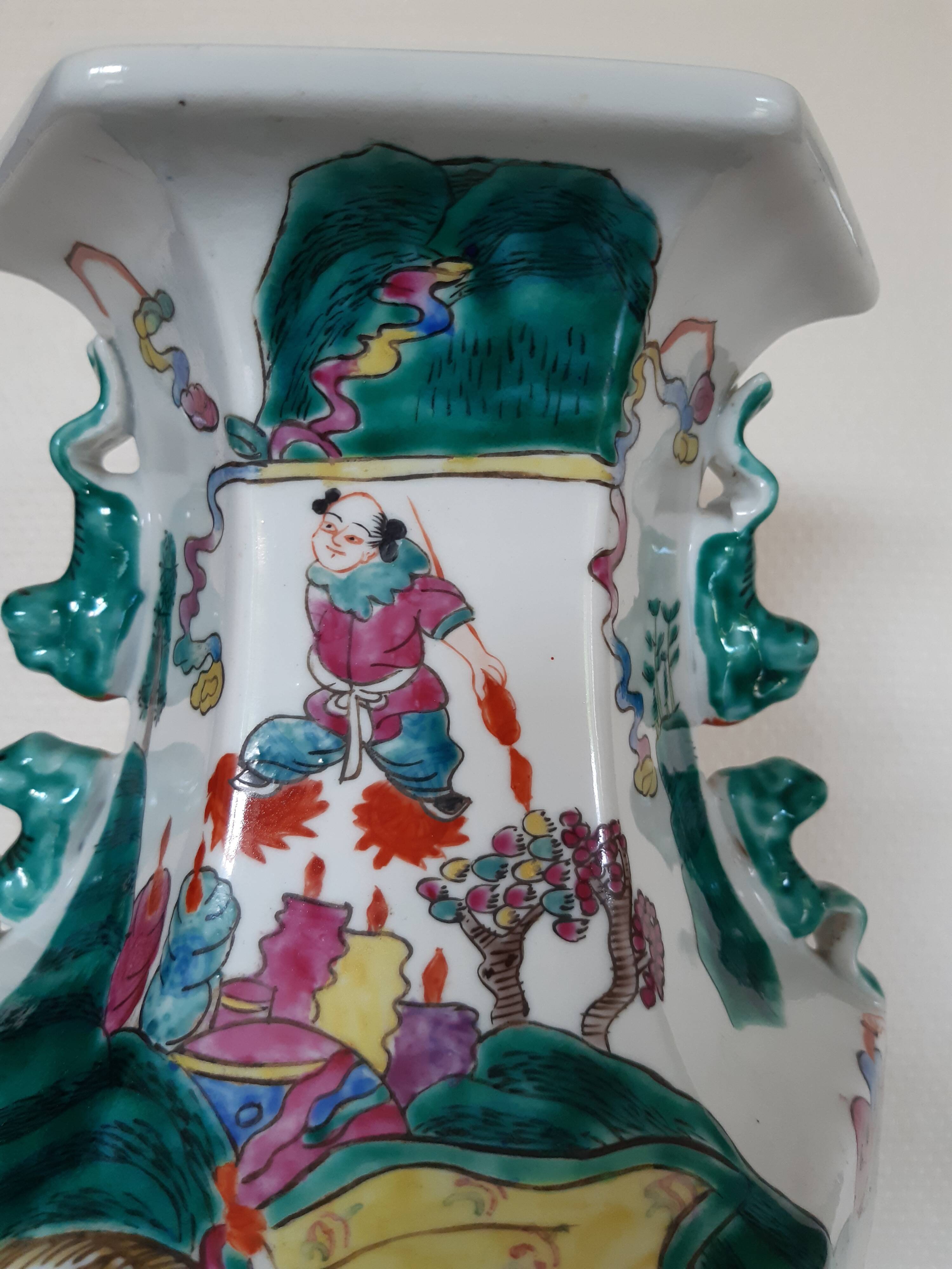 Ancient Chinese vase green family porcelain