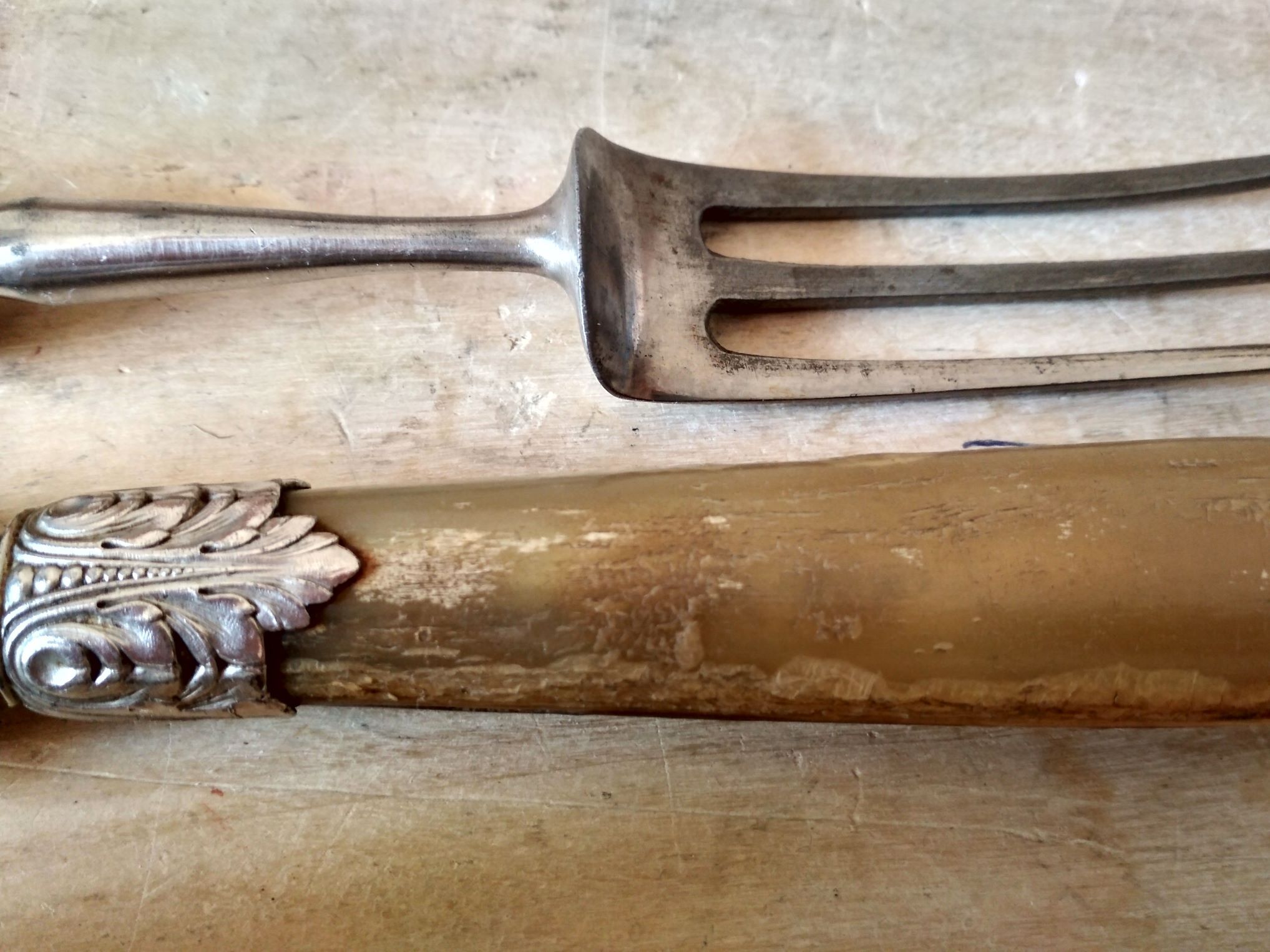 Paire de couverts à découper