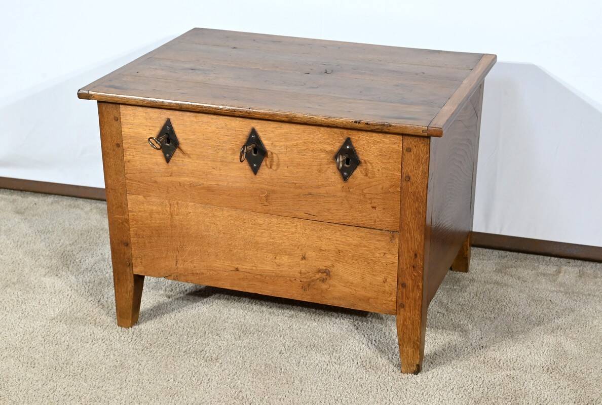 Oak Community Chest – Late 19th Century
