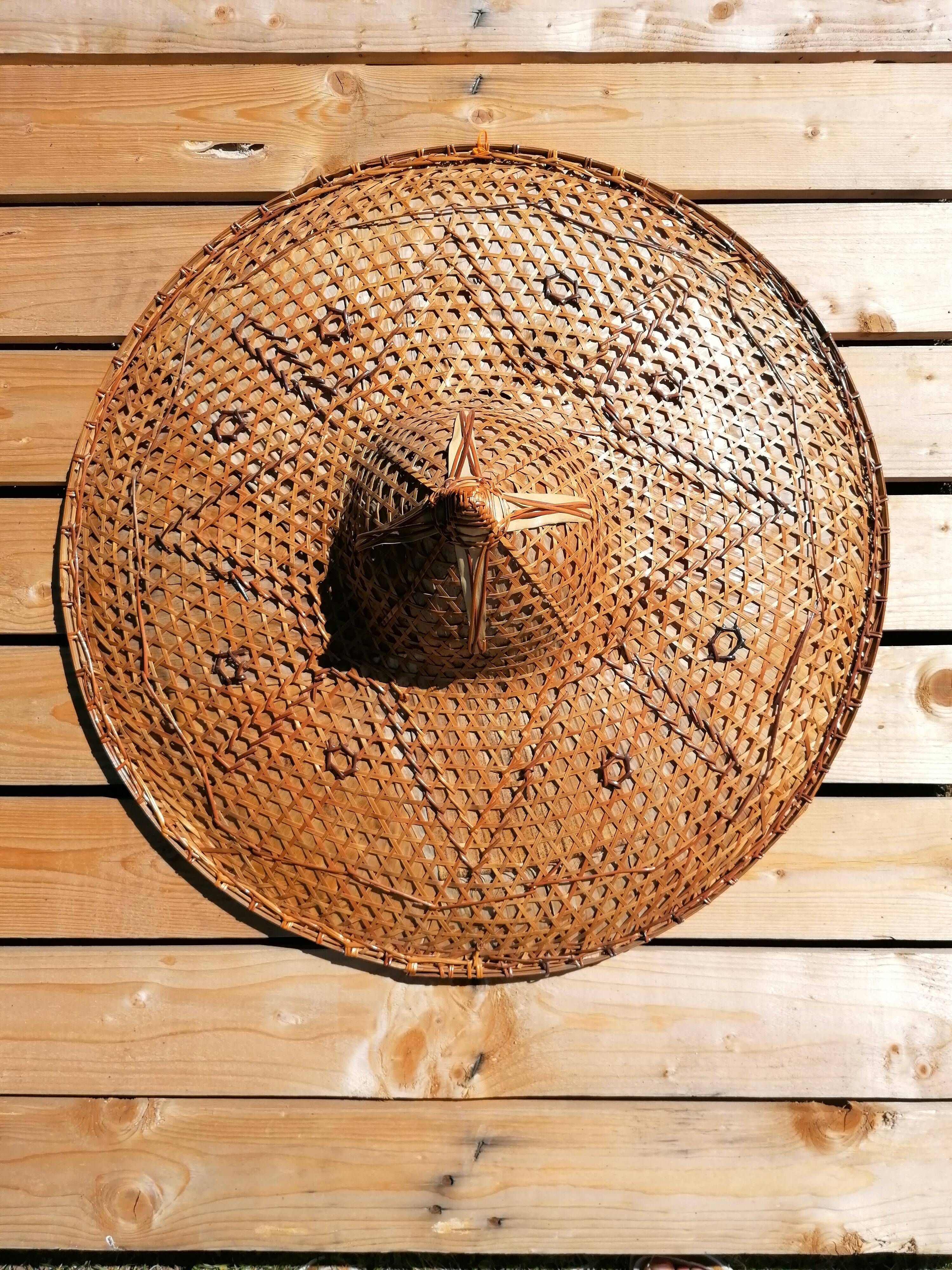 XXL Asian hat in woven caning