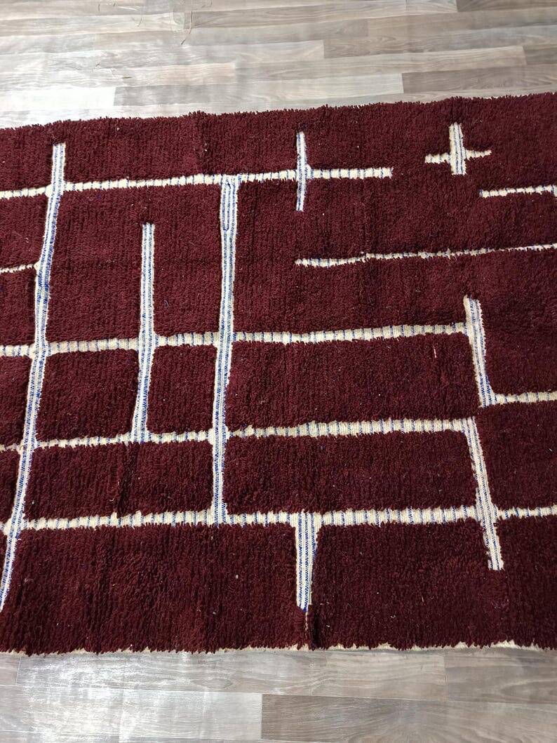 Handmade pure wool carpet, traditional Moroccan, size 200 x 300 cm.