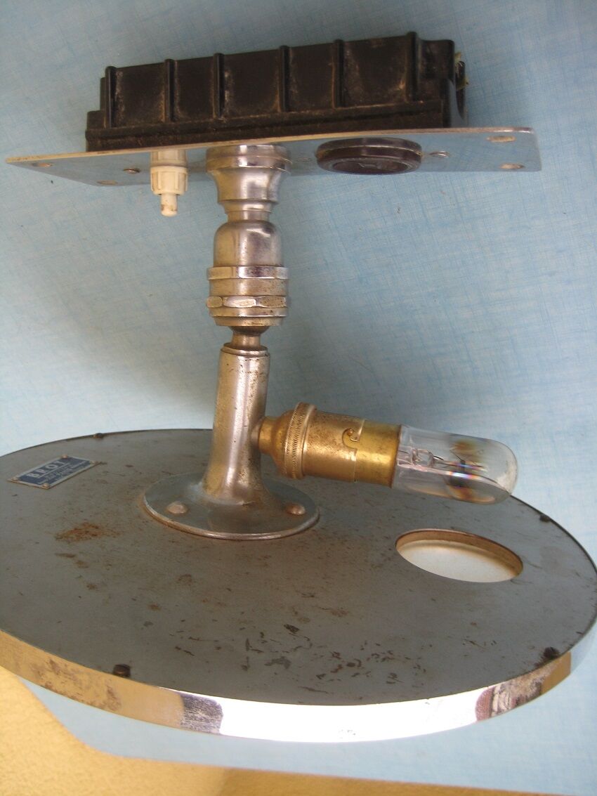 Vintage mirror grinding and illuminating