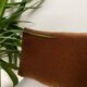 Coussin uni marron chocolat reflets or