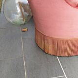 Pink velvet toad armchair with fringes