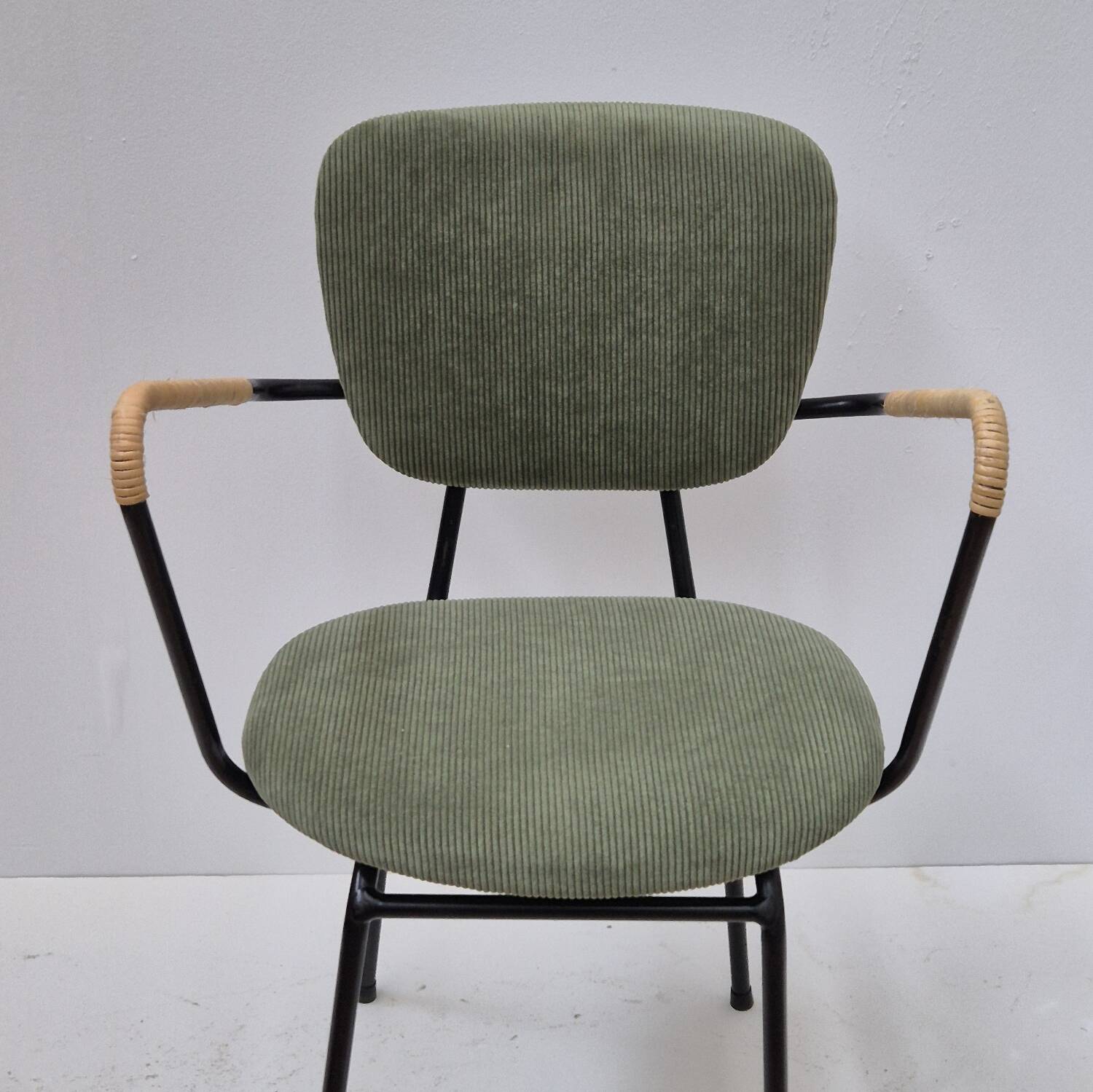 Dlg hitier chair