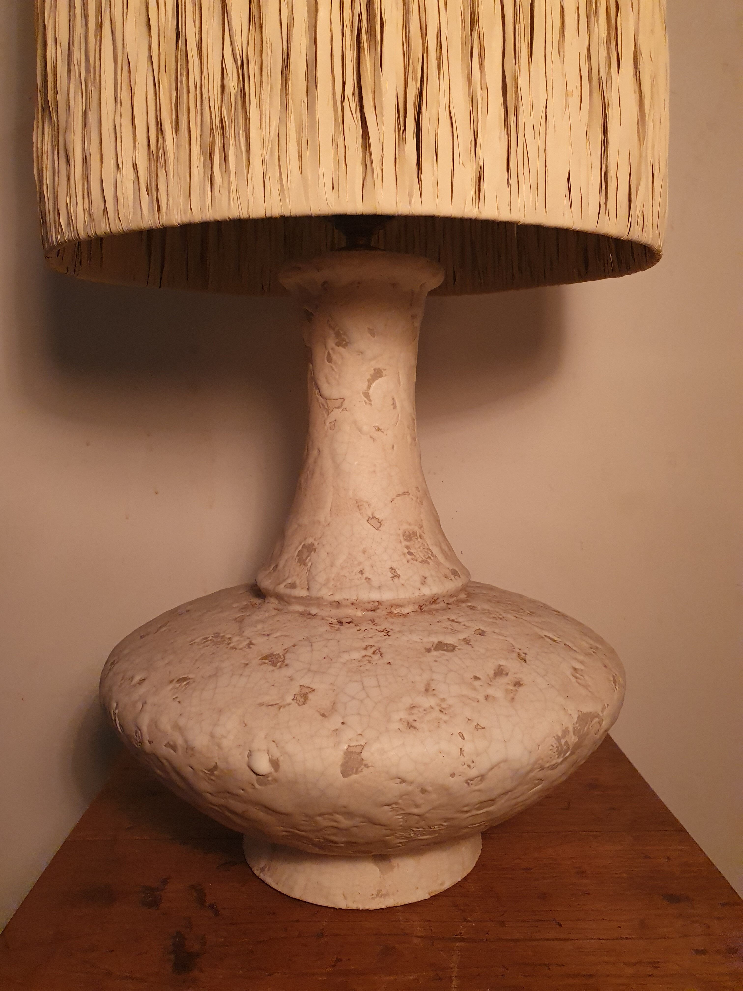 Enamelled ceramic lamp