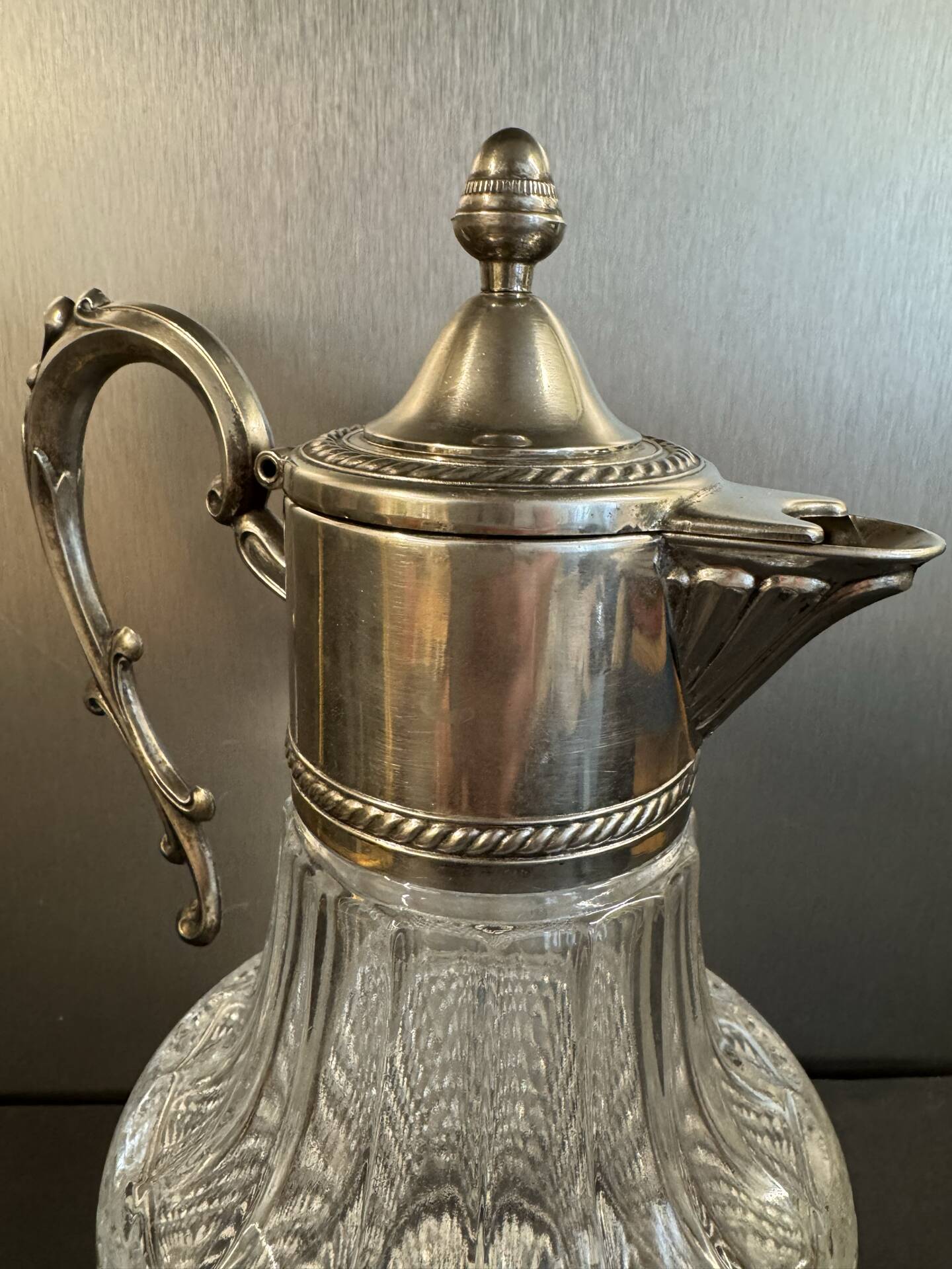 Carafe / decanter jug in moulded glass and silver-plated metal – Silver Pl