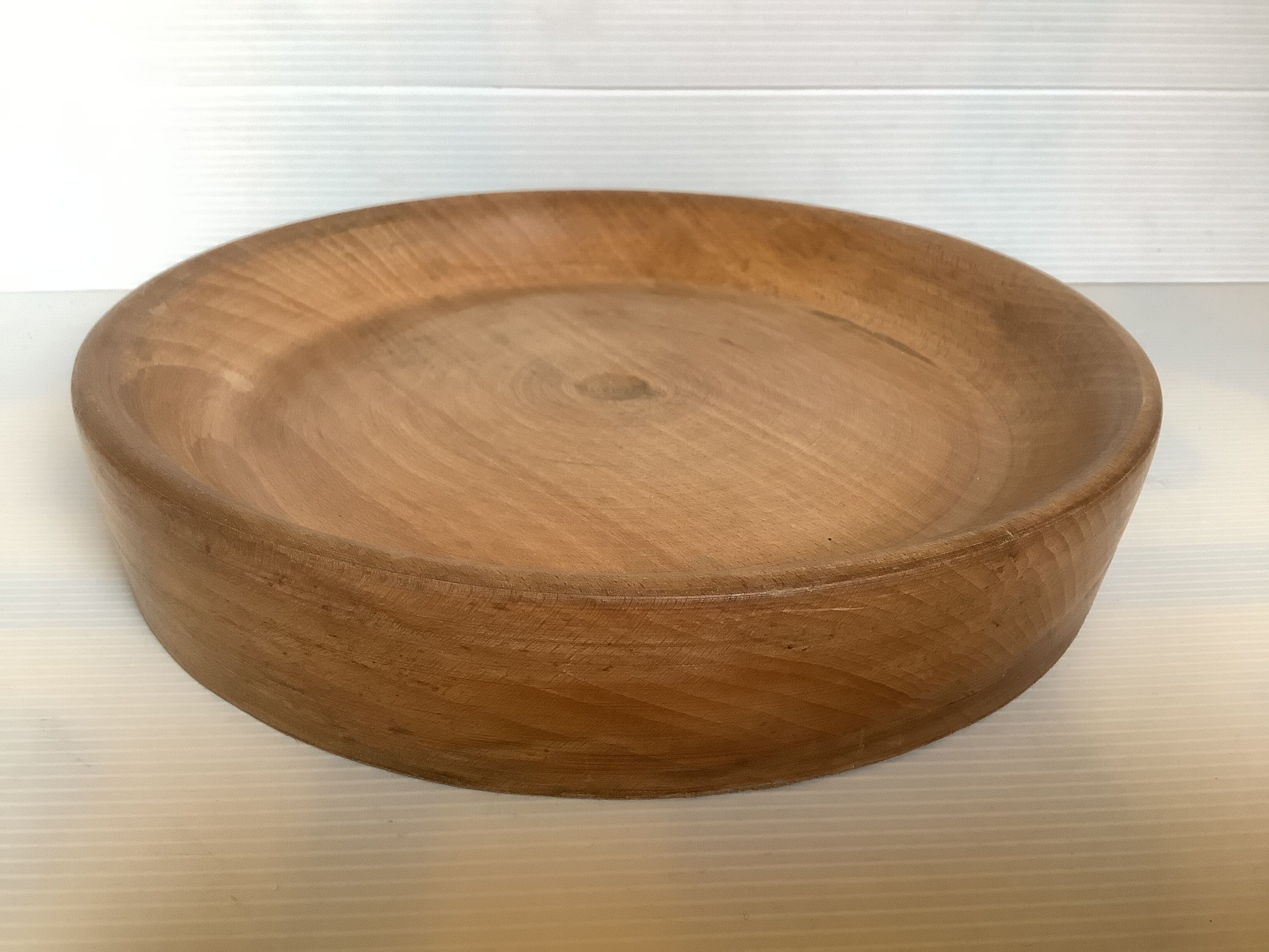 Round thick wooden tray