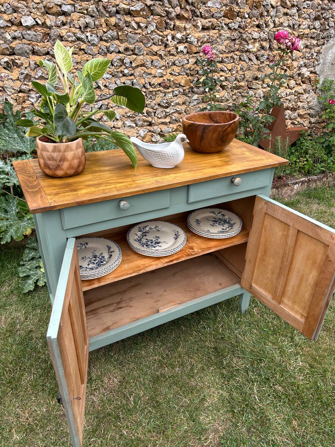 Buffet parisien vintage couleur vert cèdre