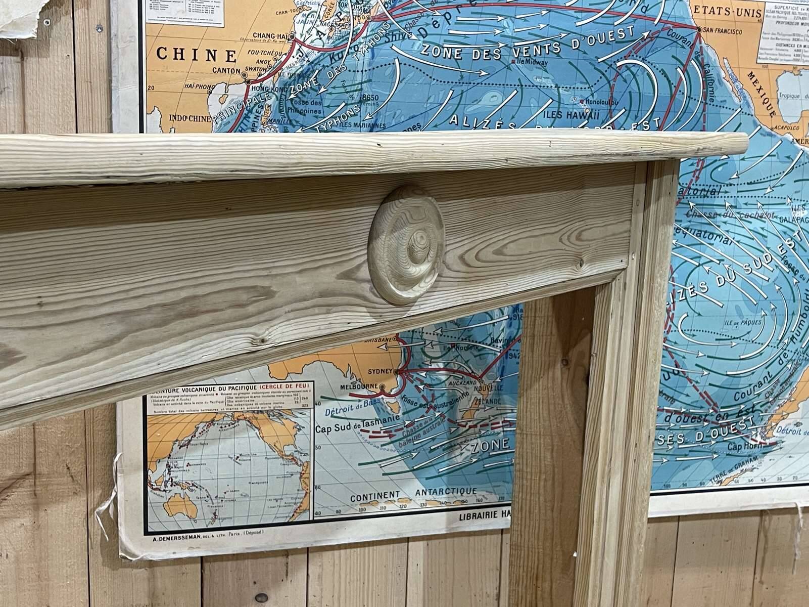 Fir fireplace mantel from the end of the 19th century