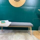 Scandinavian-line bench