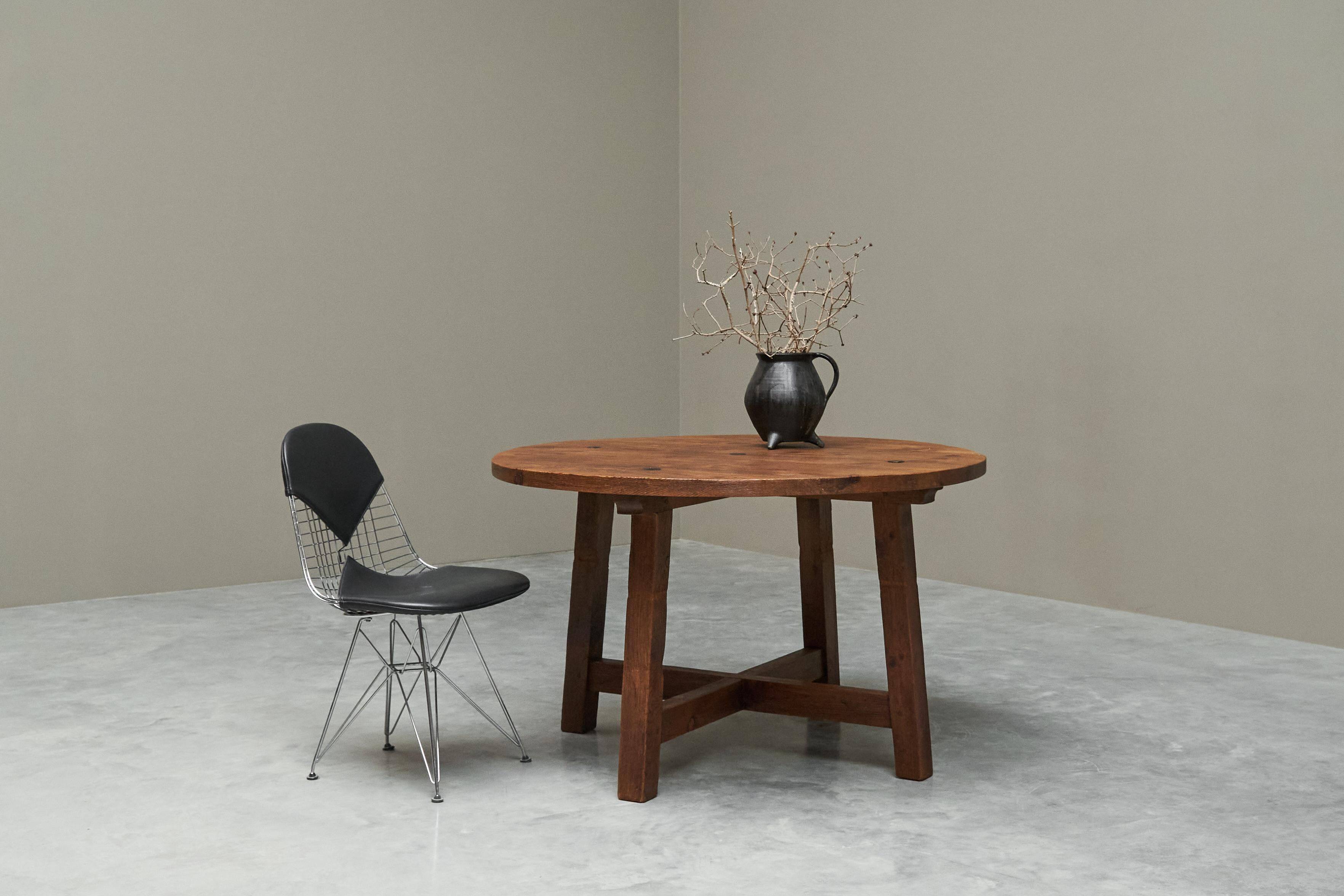 Dining table or Spanish centre table in solid wood and wrought iron from the mid-20th century.