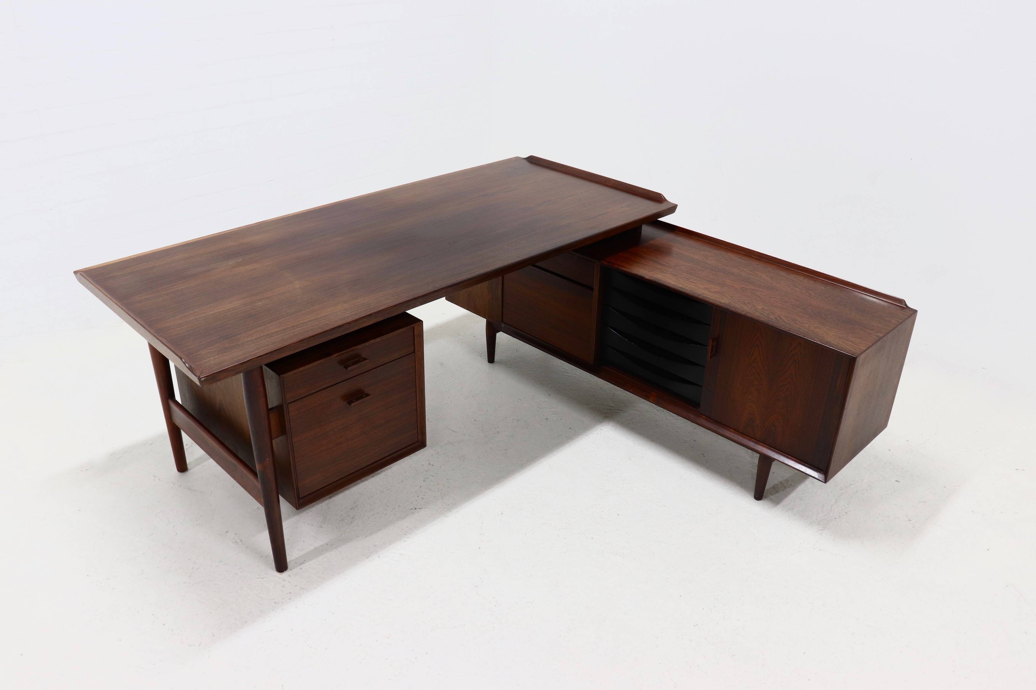 Rosewood Executive Desk Model 209 by Arne Vodder for Sibast 1955