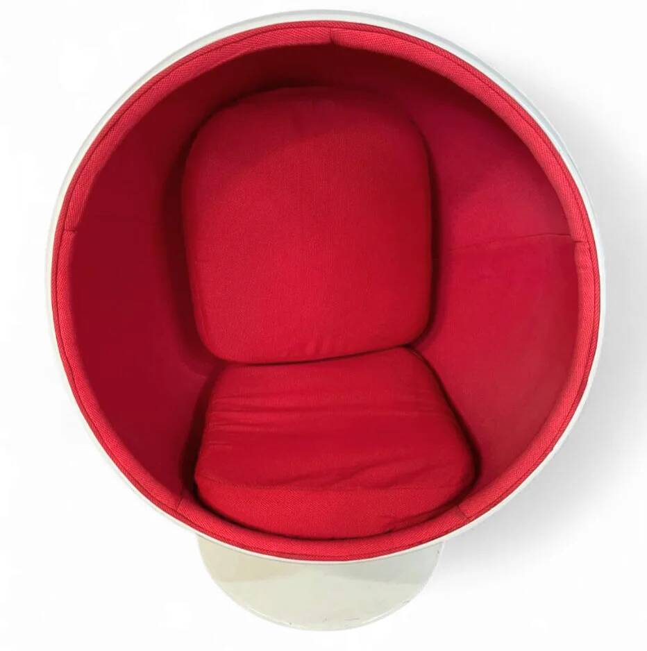 4 x fibreglass ball chair 1980s