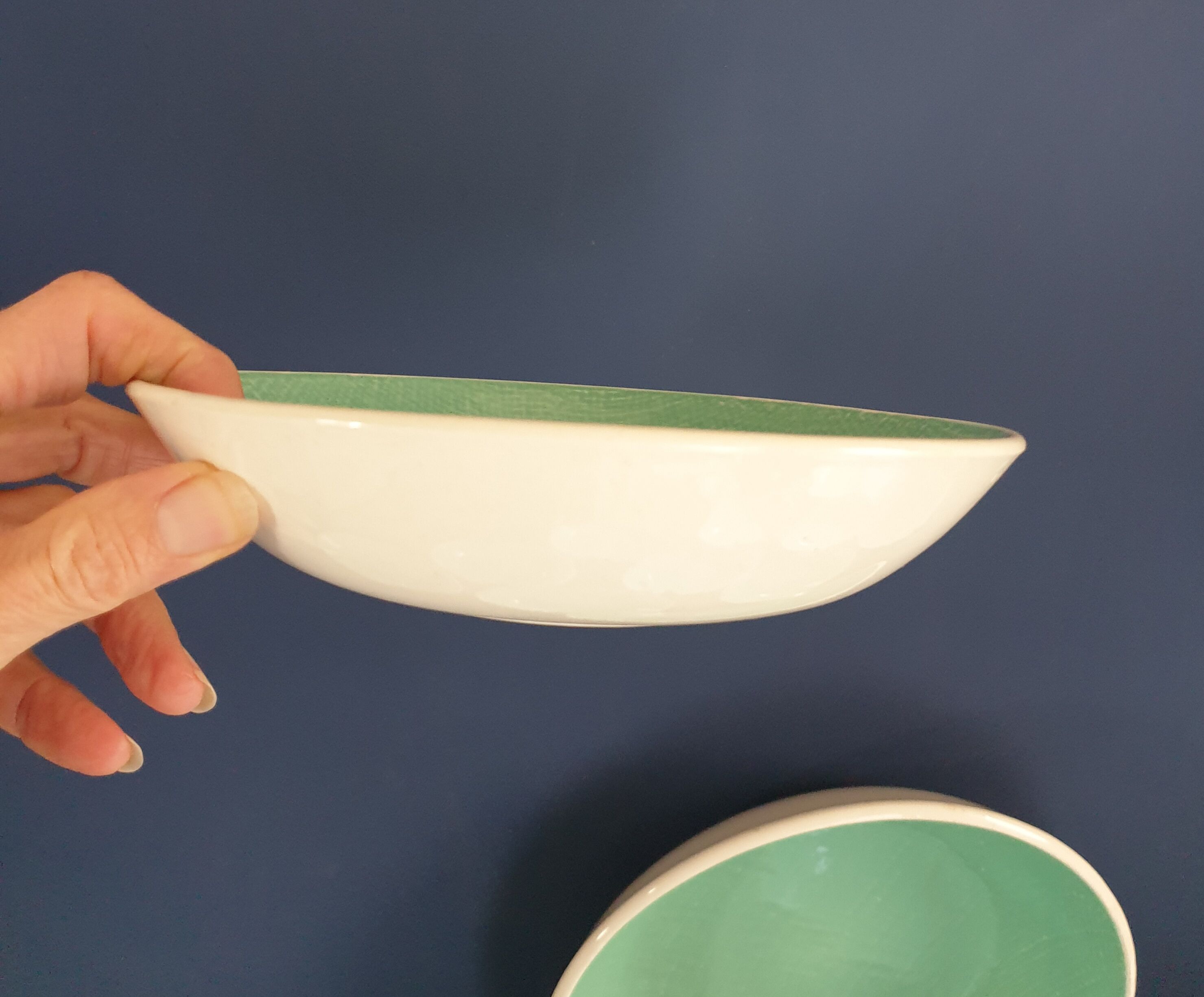 Ensemble de 11 assiettes creuses et plat Les Salins
