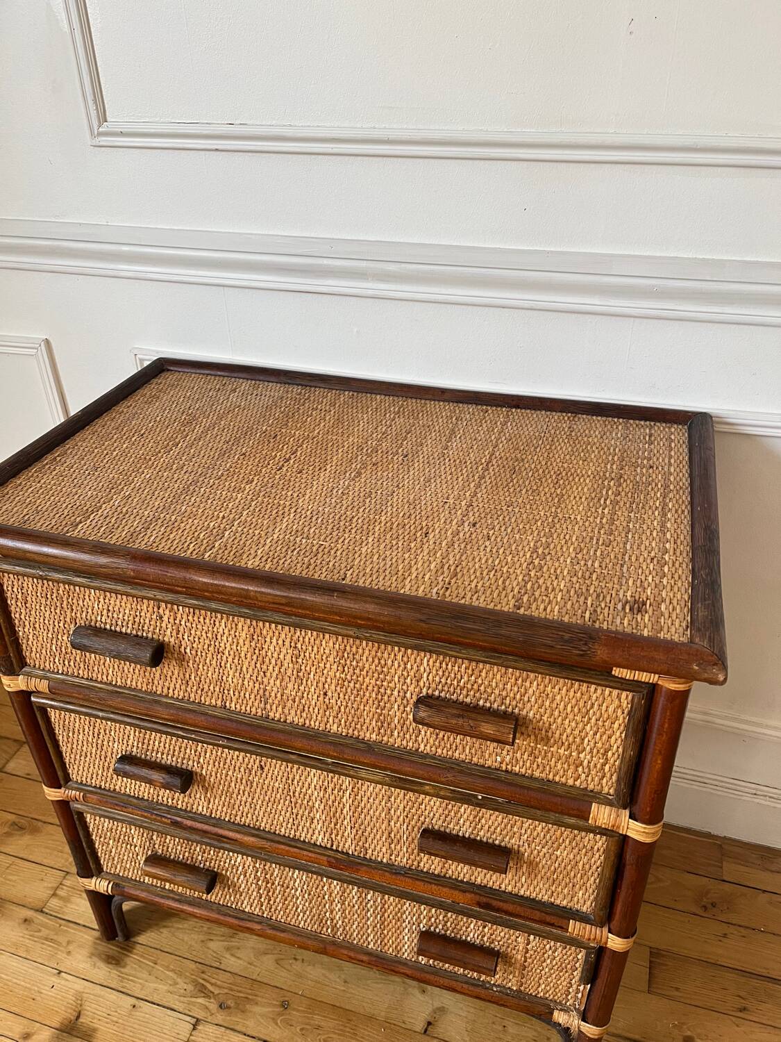 Commode en rotin vintage