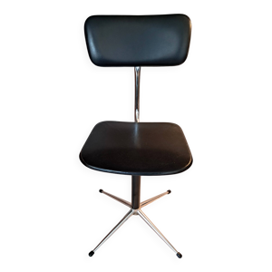 Chaise d'atelier en skaï,