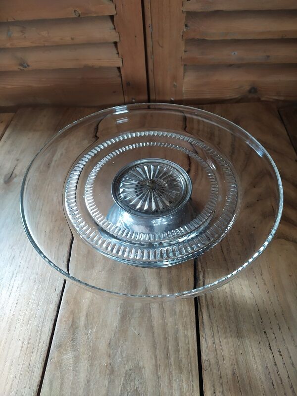 Glass and metal cake case Decoration