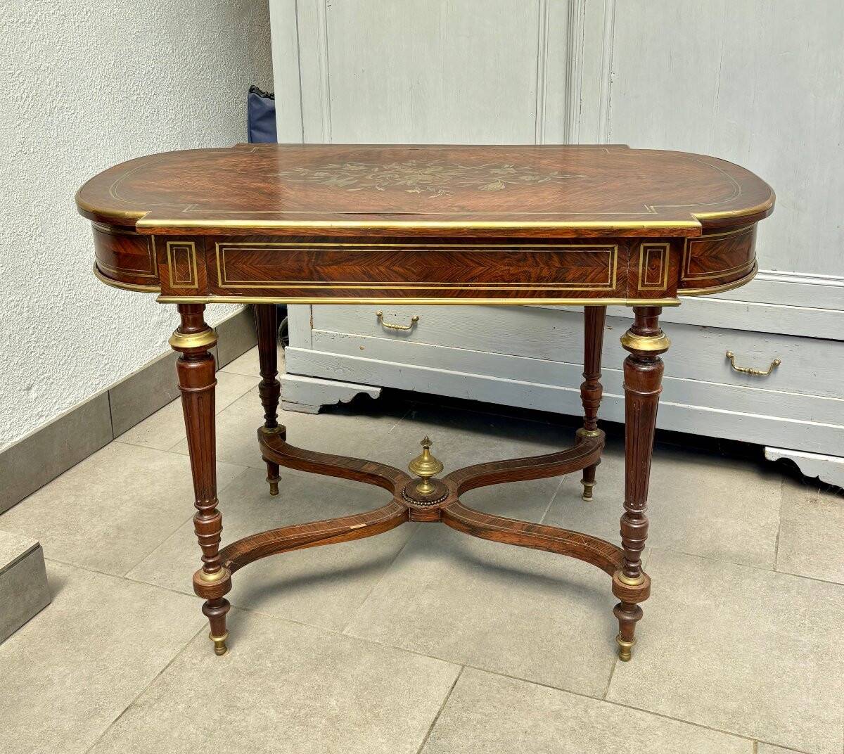 Napoleon III middle table with stretcher