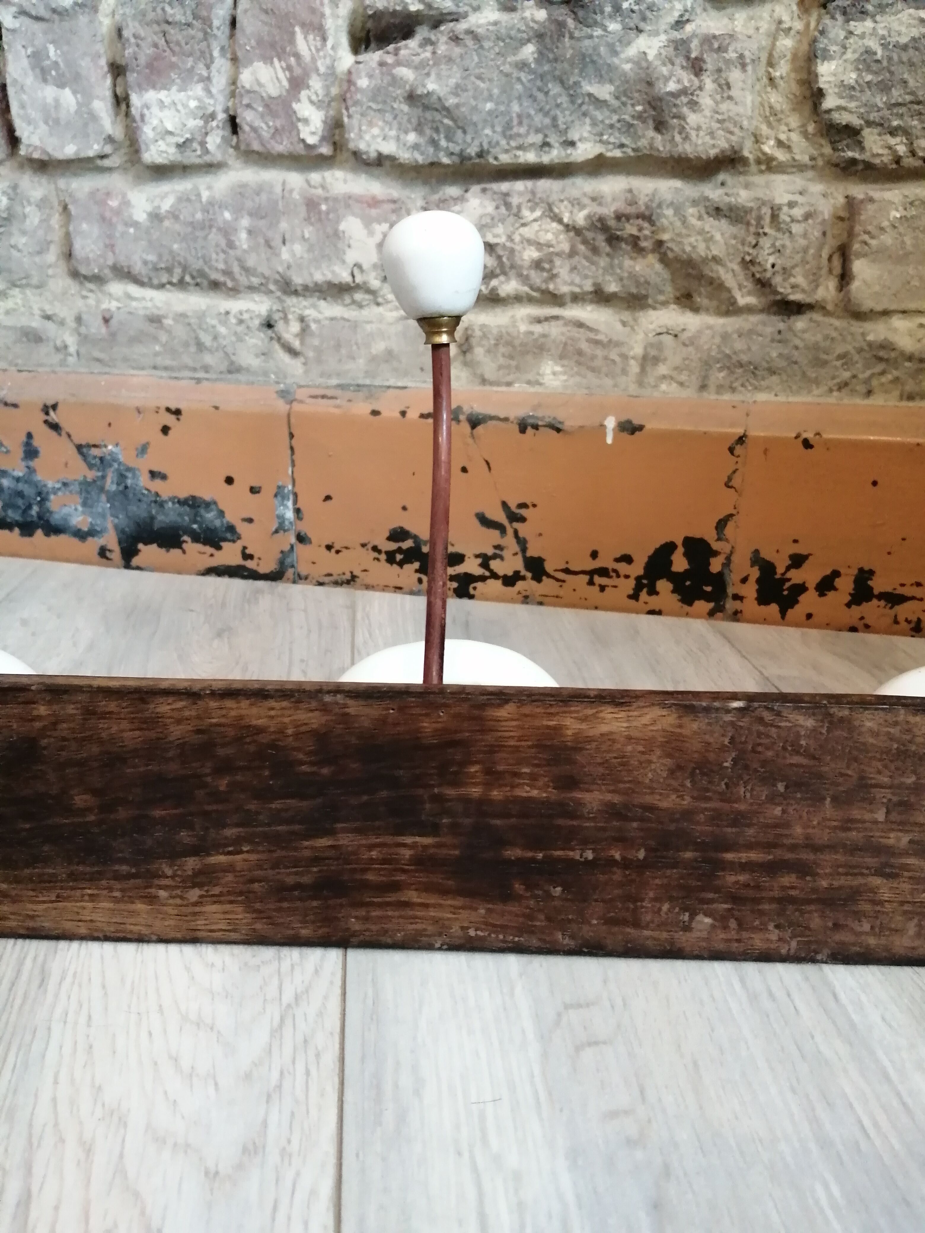 Porcelain wood coat holder