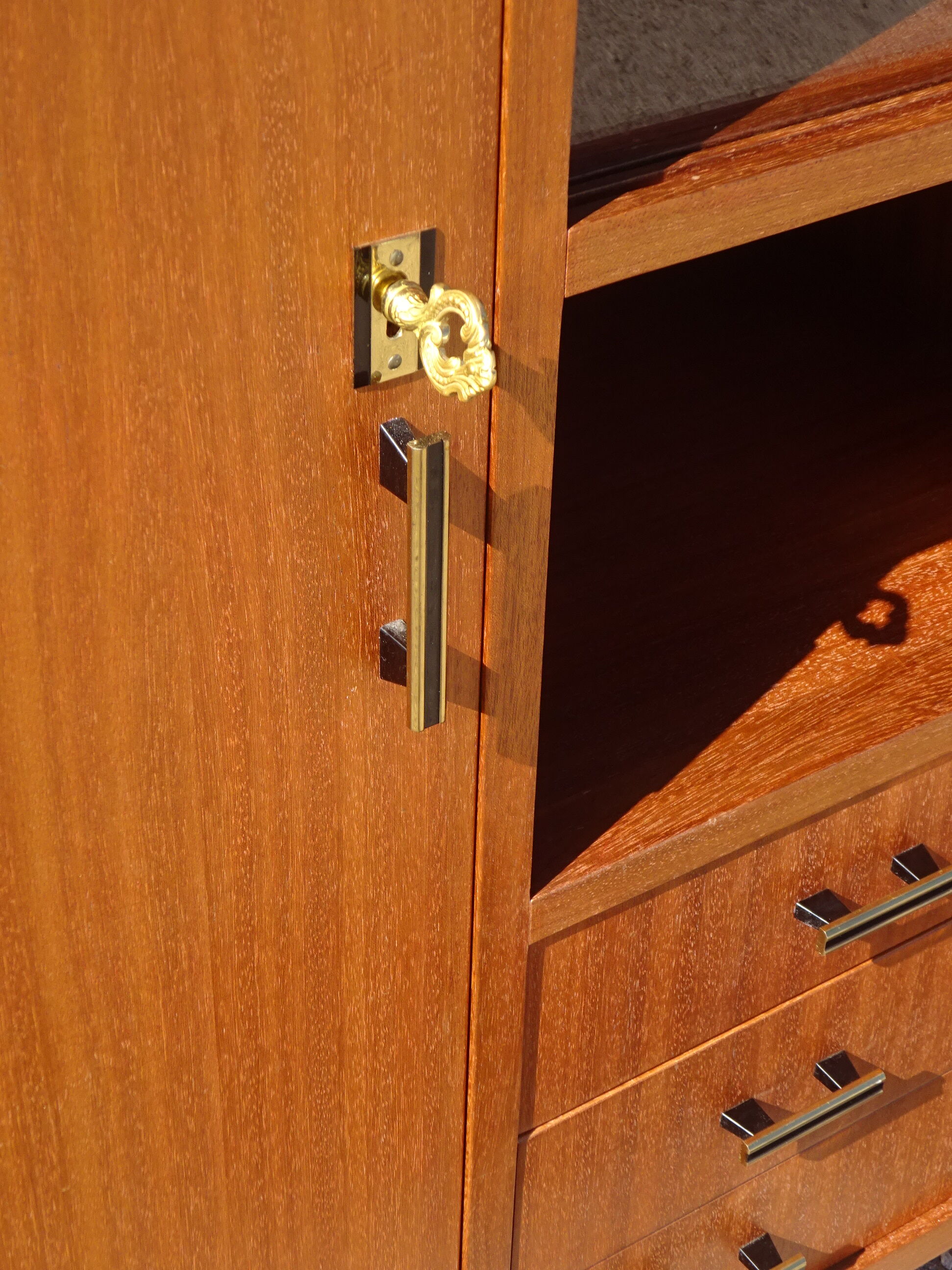 Office furniture in teak veneer, from the 60's