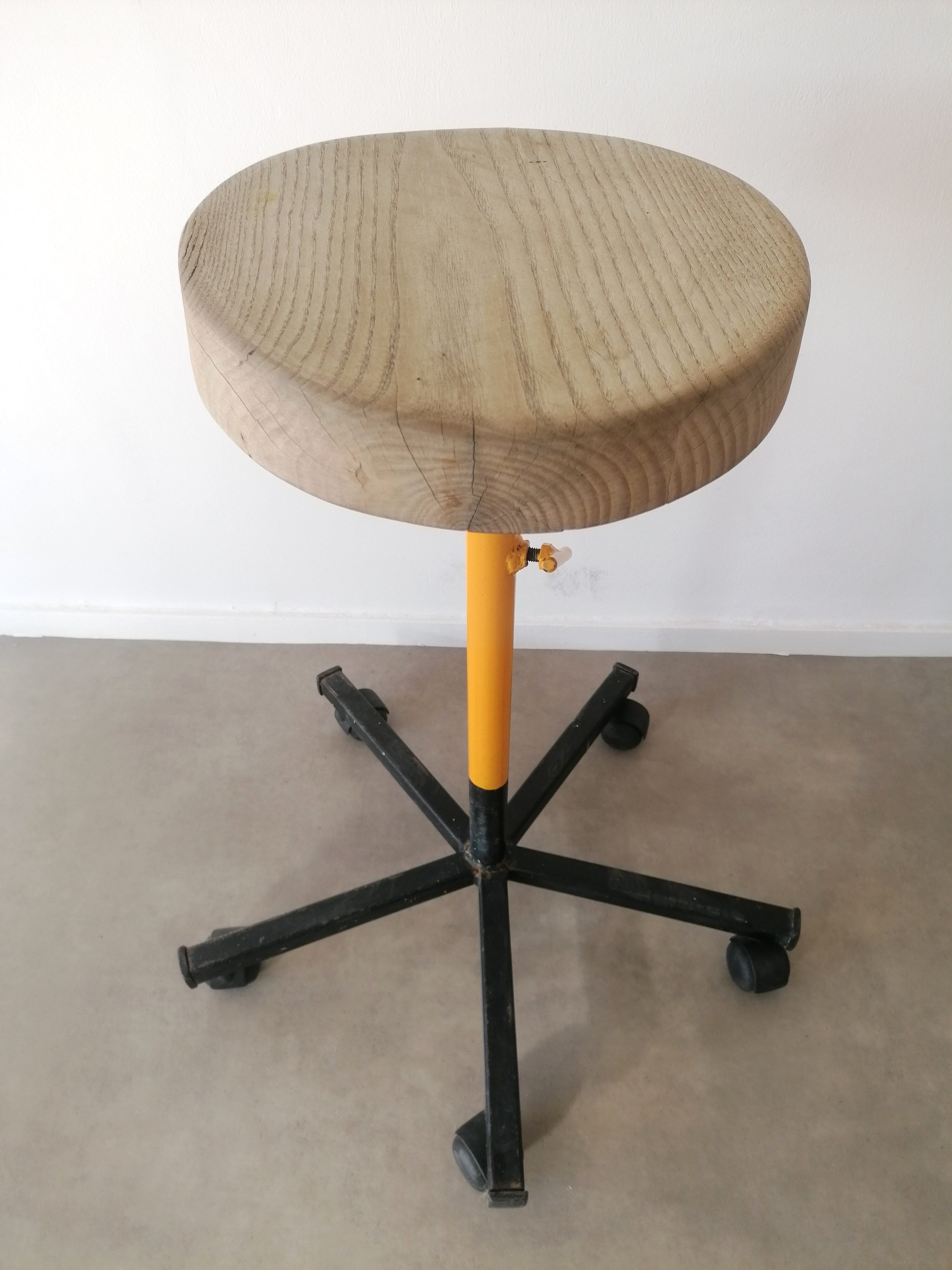 Former workshop stool - Wood and metal - Workers' manufacturing - On wheels - 1980