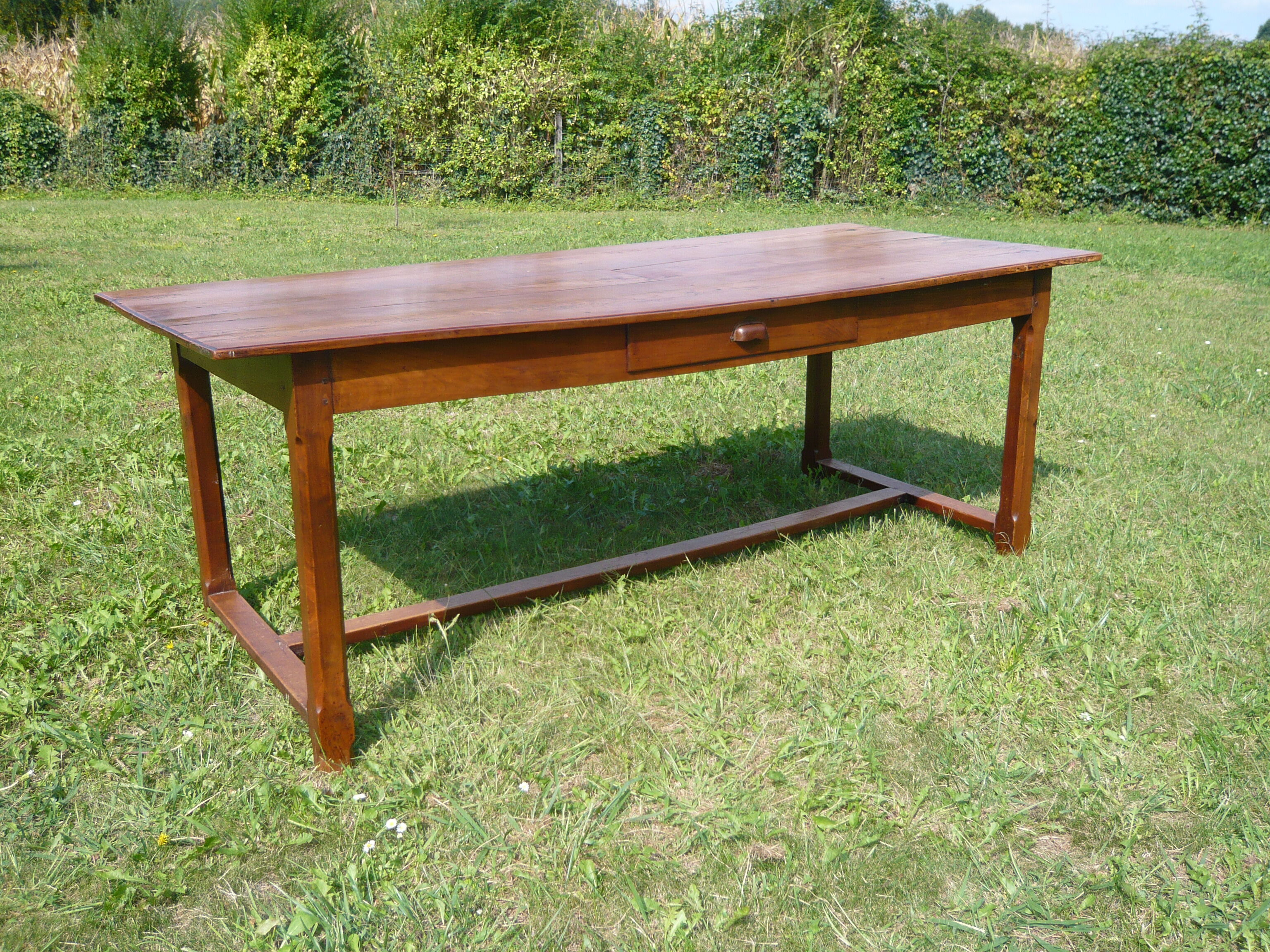 Farm table