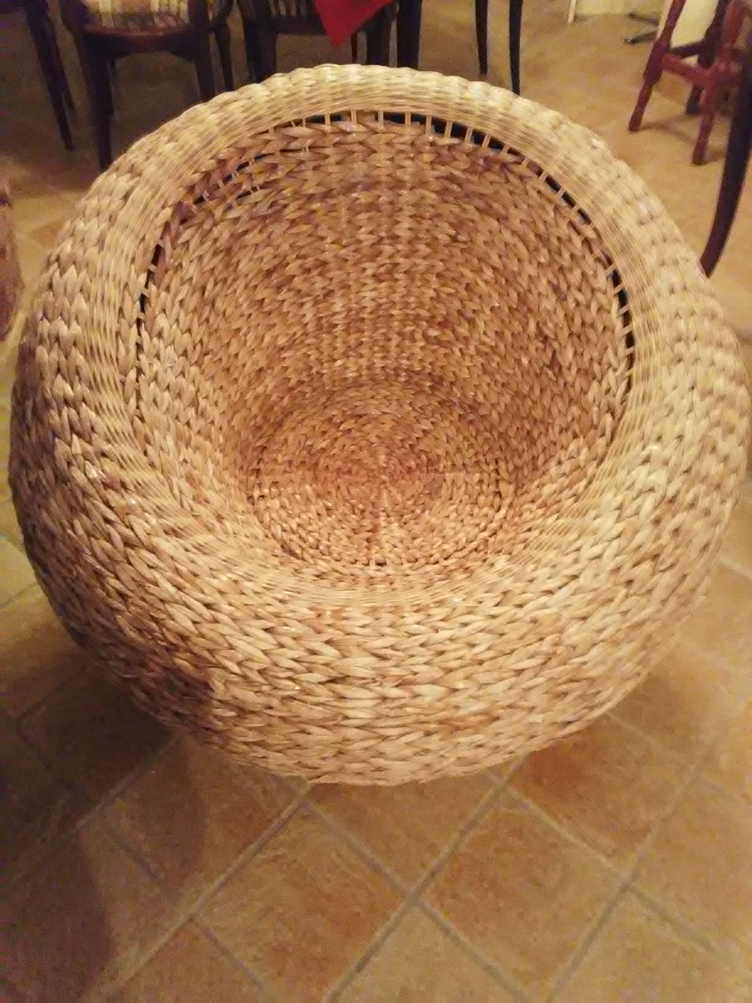 Round outdoor garden chair