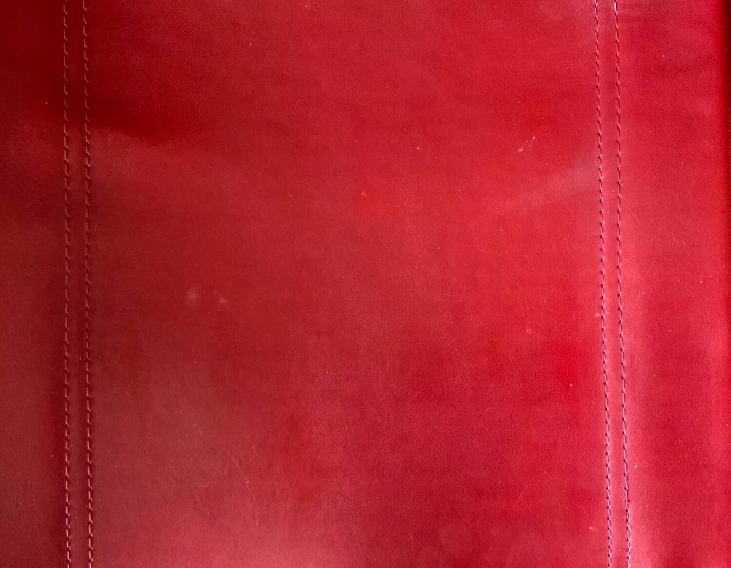 2 tubular chairs in red leatherette, Italy, Design, 1970