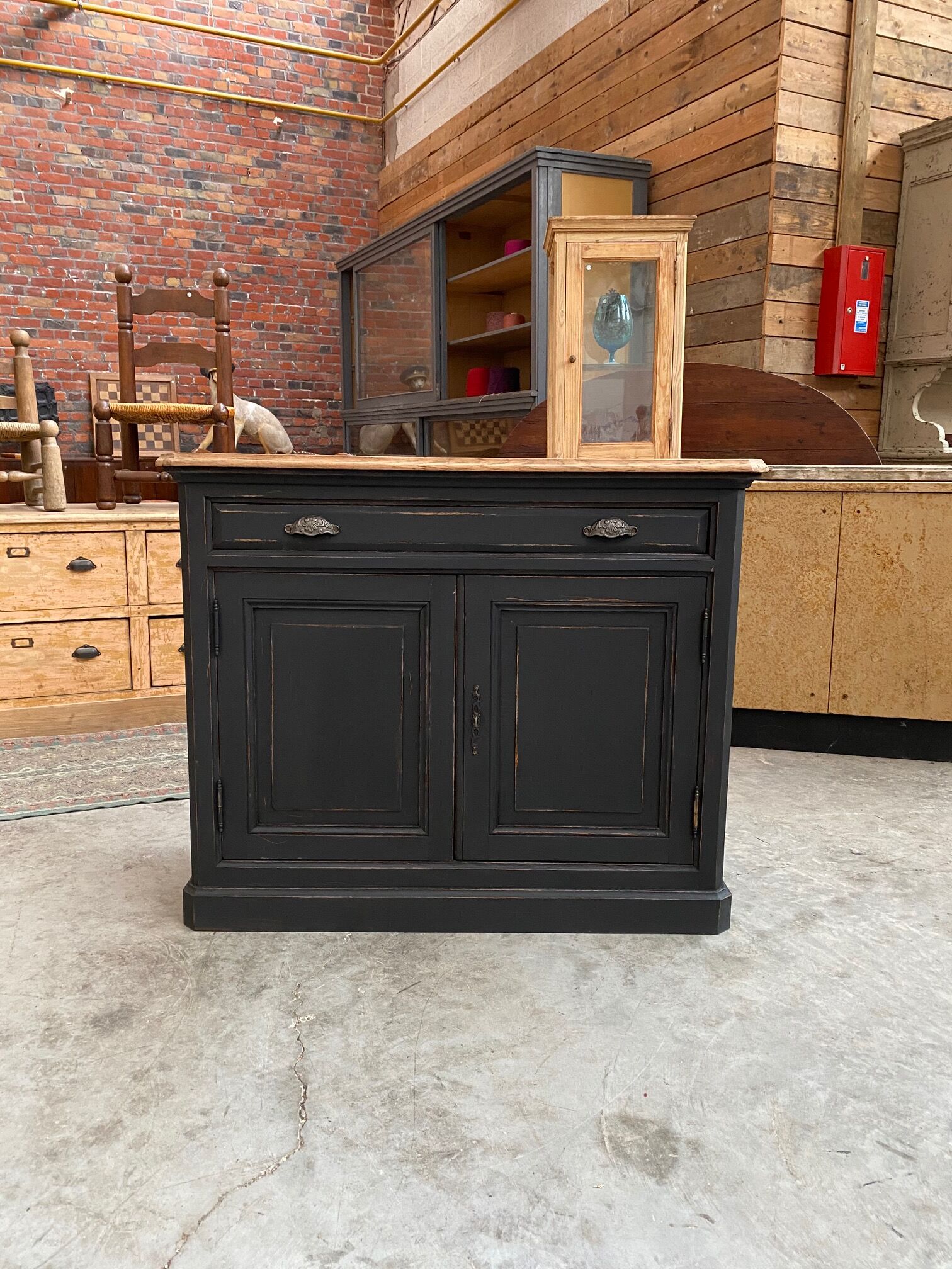 Oak sideboard early twentieth century