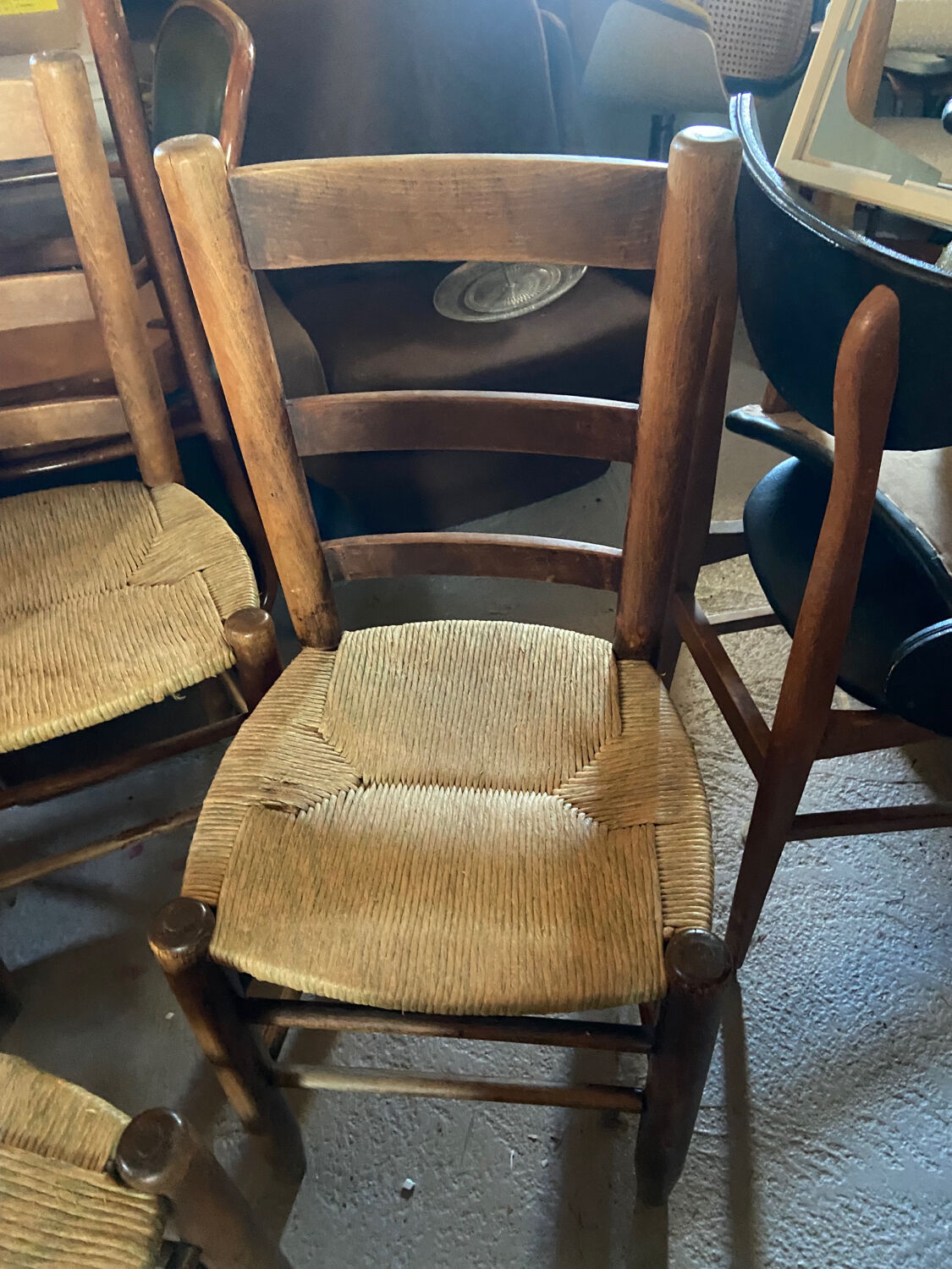 Series of 4 oak chairs mulched 50s