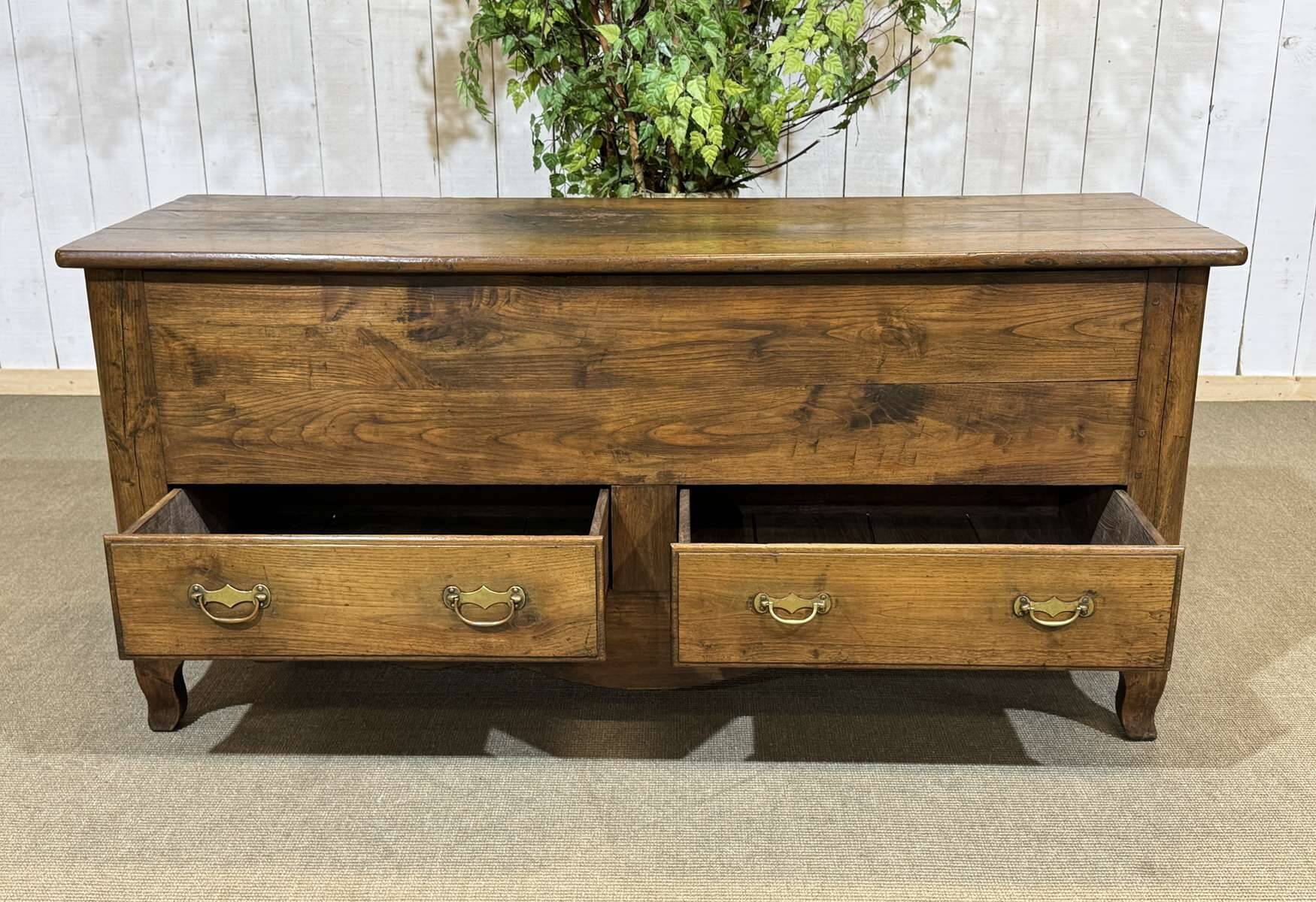 Louis XV 19th-century chest in chestnut with 2 drawers.
