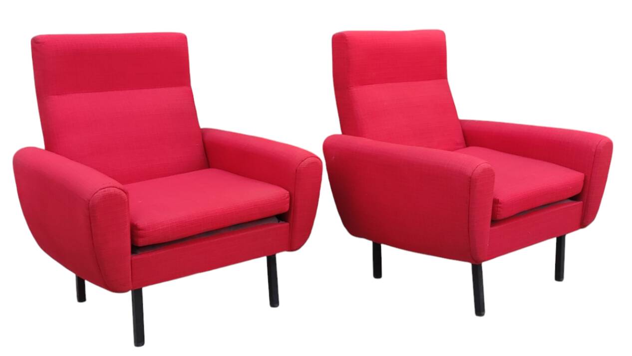 Pair of vintage armchairs with metal legs