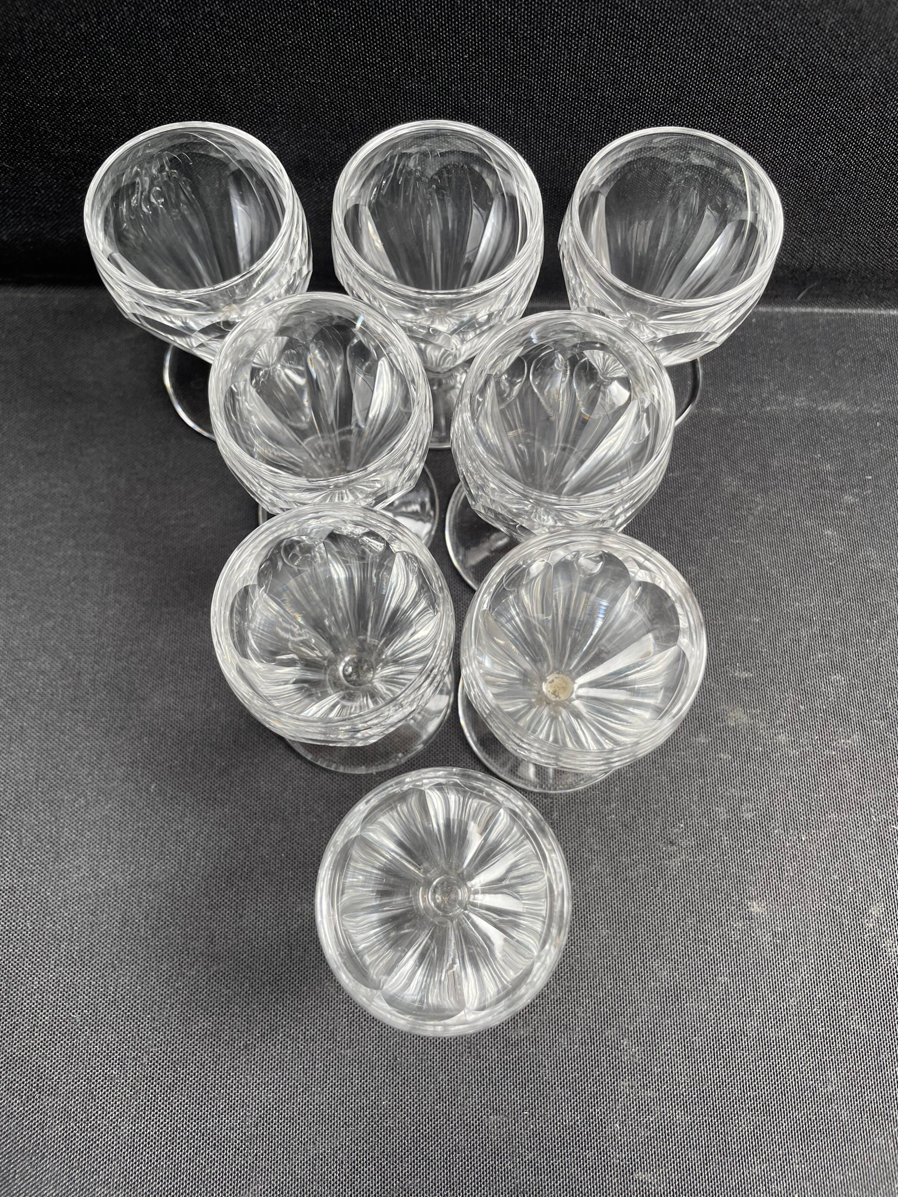 8 Saint Louis Béarn liqueur glasses